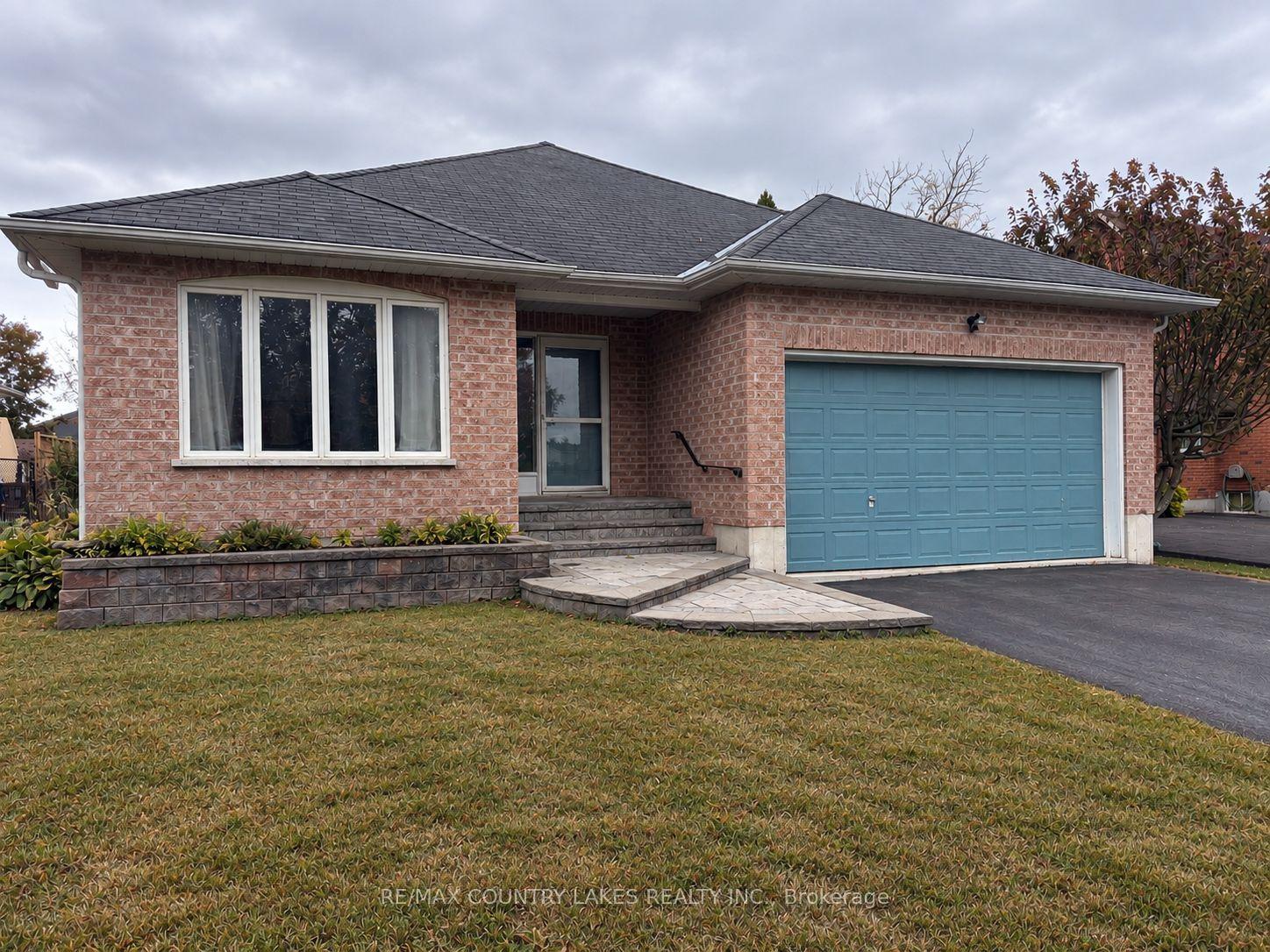 43 Elmwood Avenue, Brock — Detached for sale, photo 1