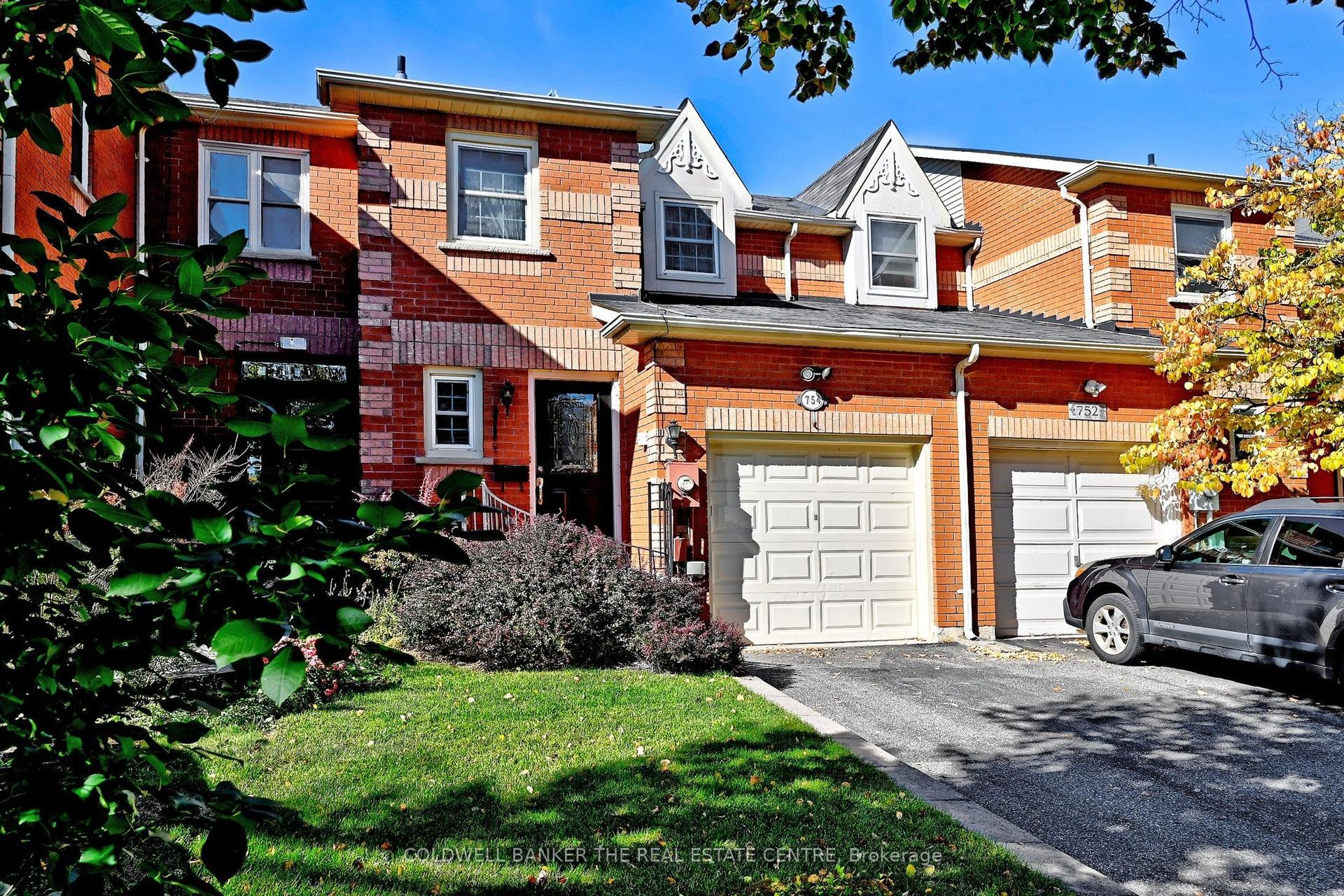 754 Shanahan Boulevard, Newmarket — Townhouse for sale, photo 1