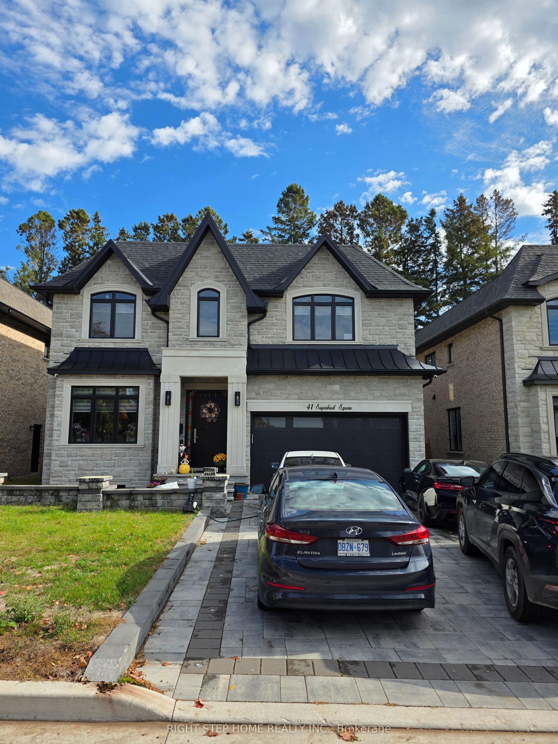 41 Sugarbush Square E — photo 1