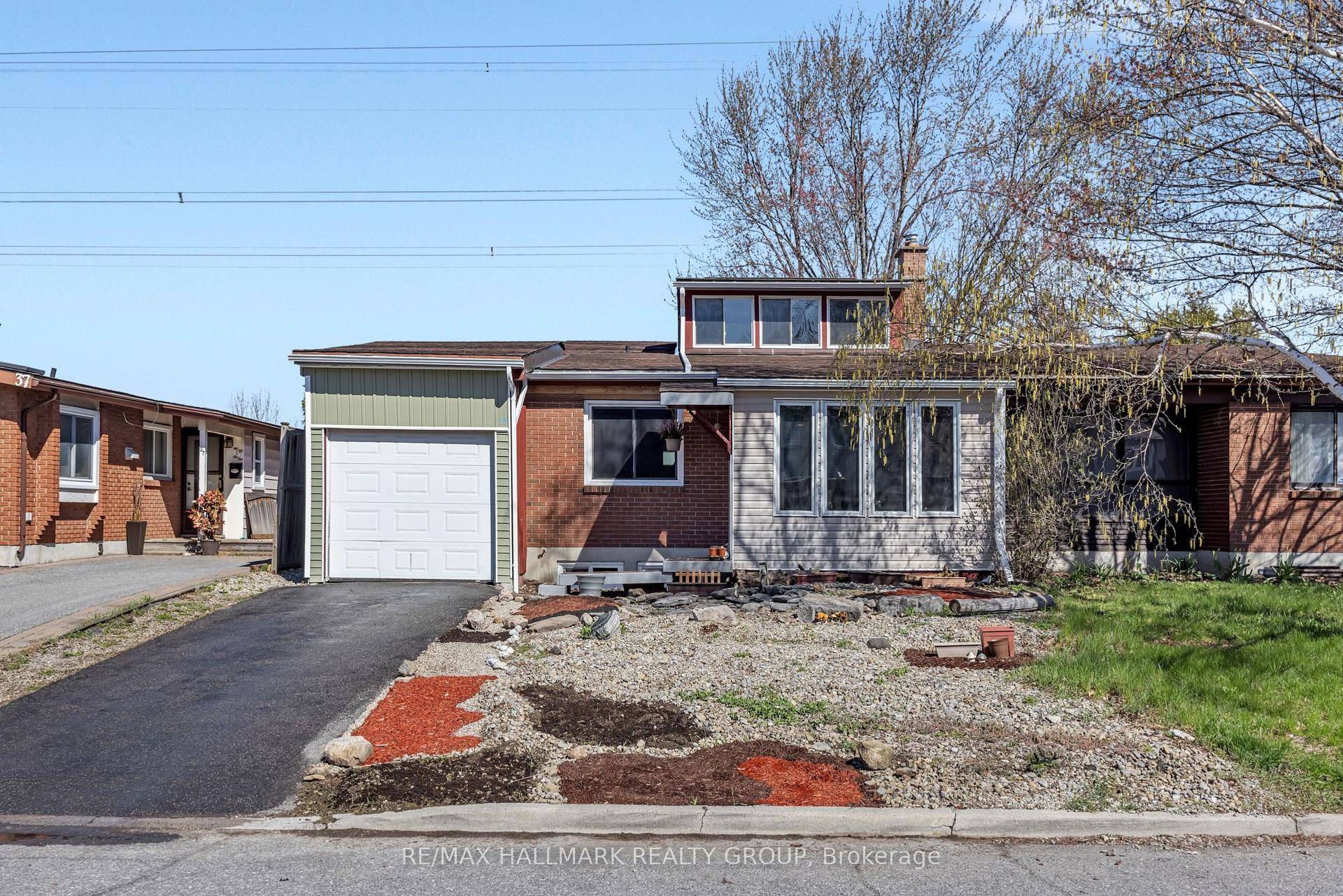35 Benlea Drive, Tanglewood - Grenfell Glen - Pineglen — Semi-Detached for sale, photo 1