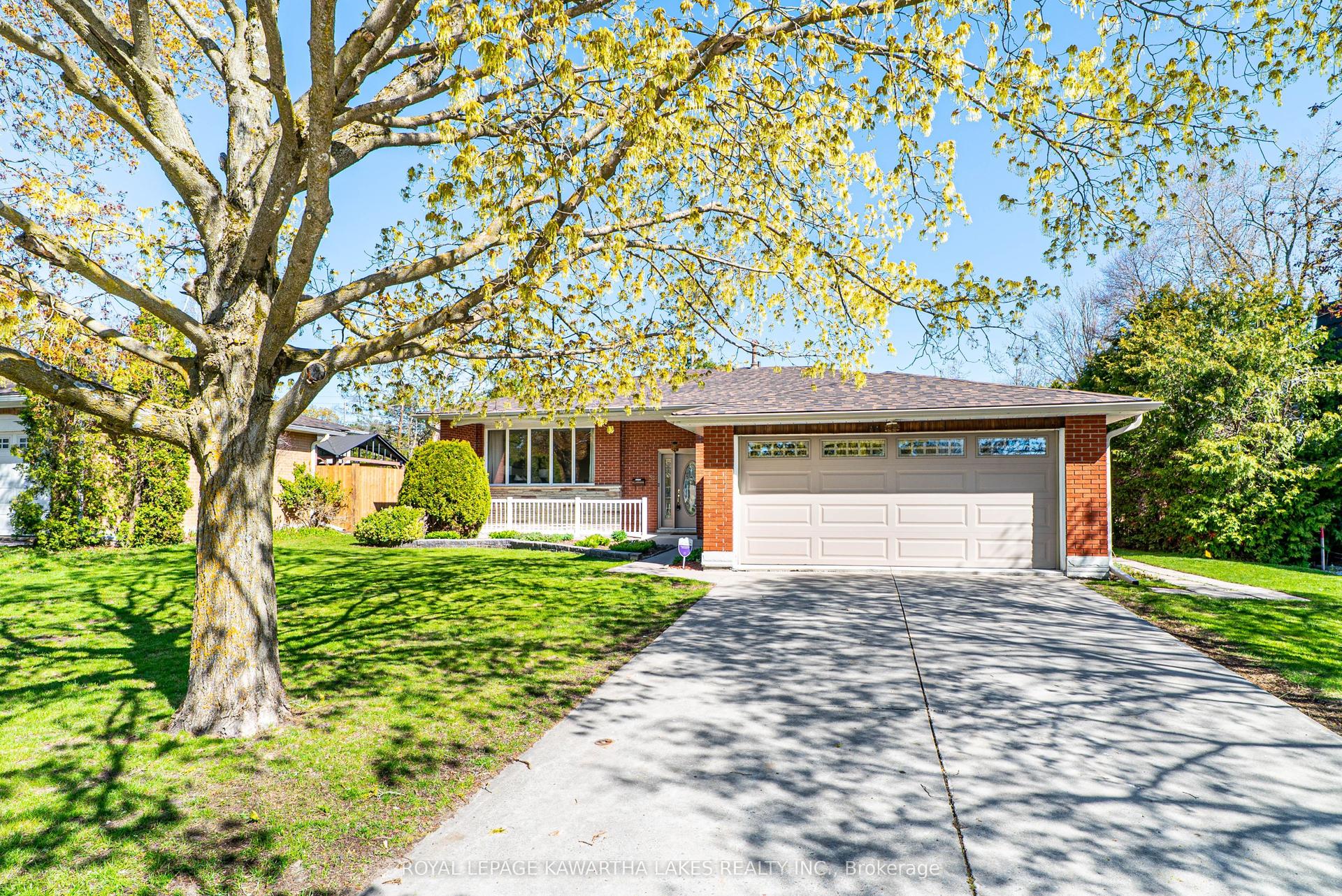 52 Sanderling Crescent — photo 1
