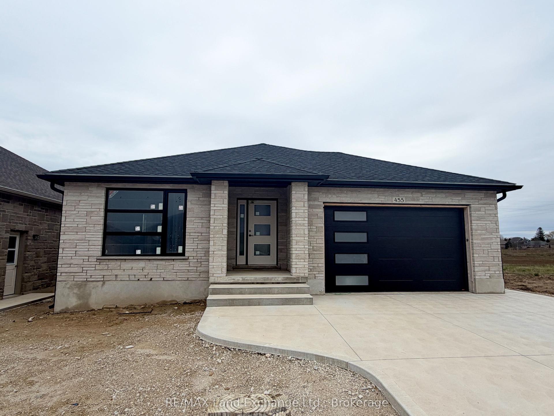 455 Burnside Street — photo 1