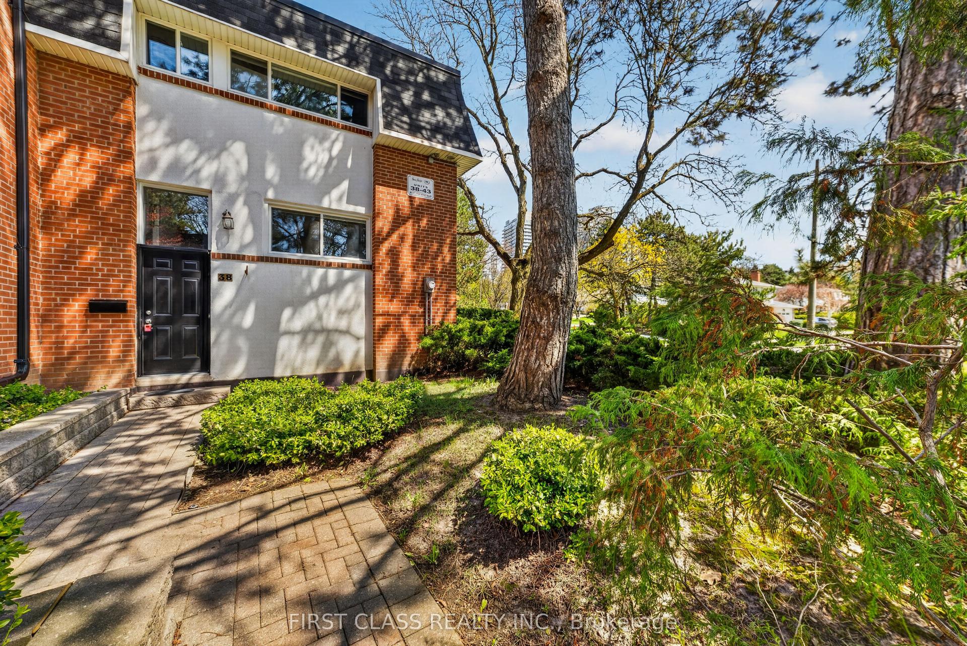 96 George Henry Boulevard 38 #38 — photo 1