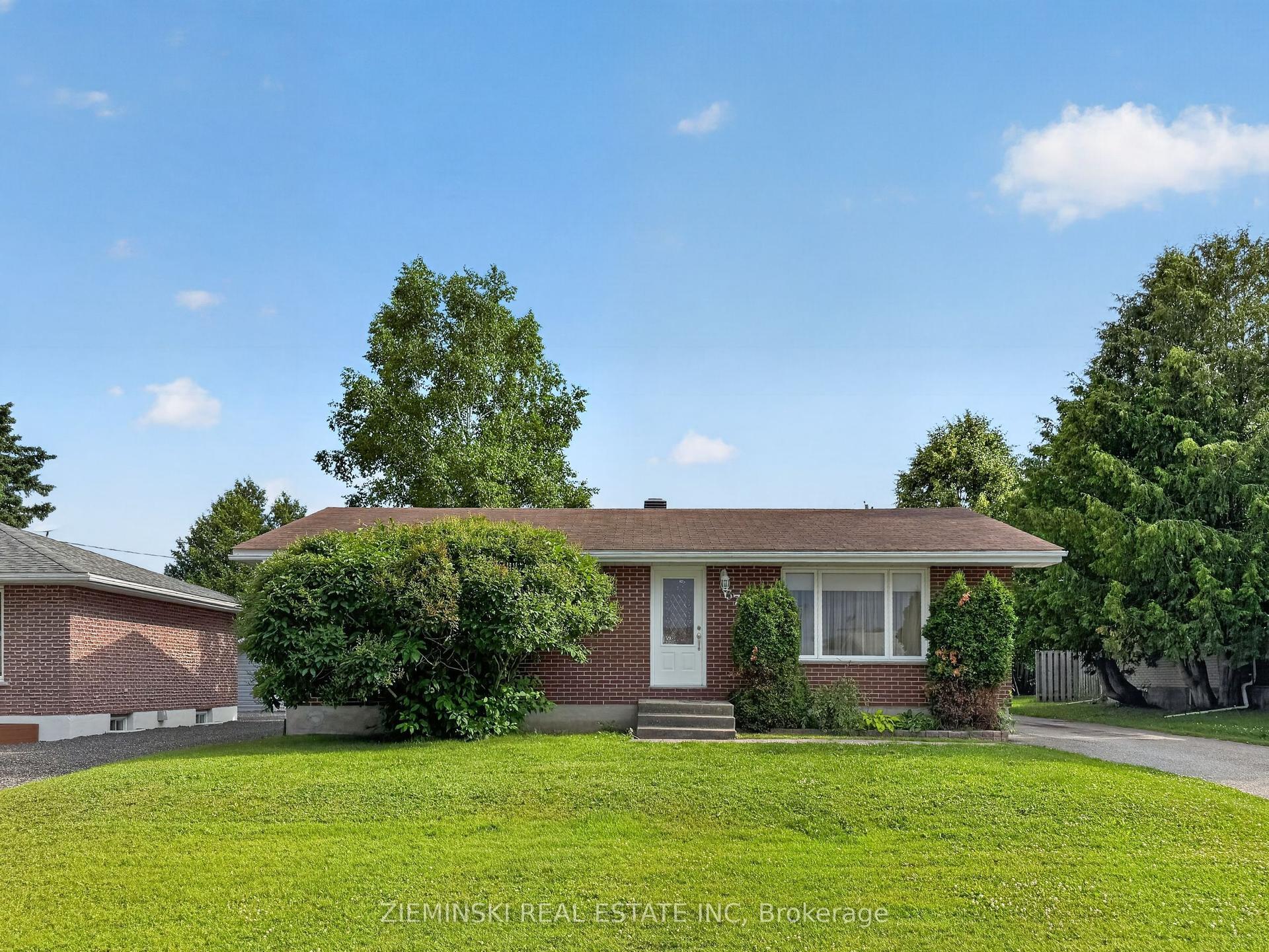 374 Nosov Drive, Iroquois Falls — Detached for sale, photo 1