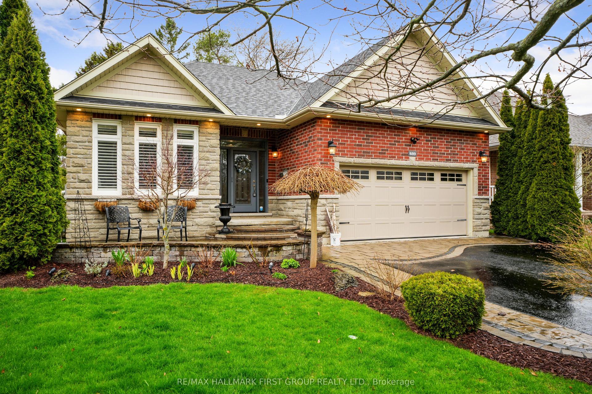 489 Foote Crescent — photo 1