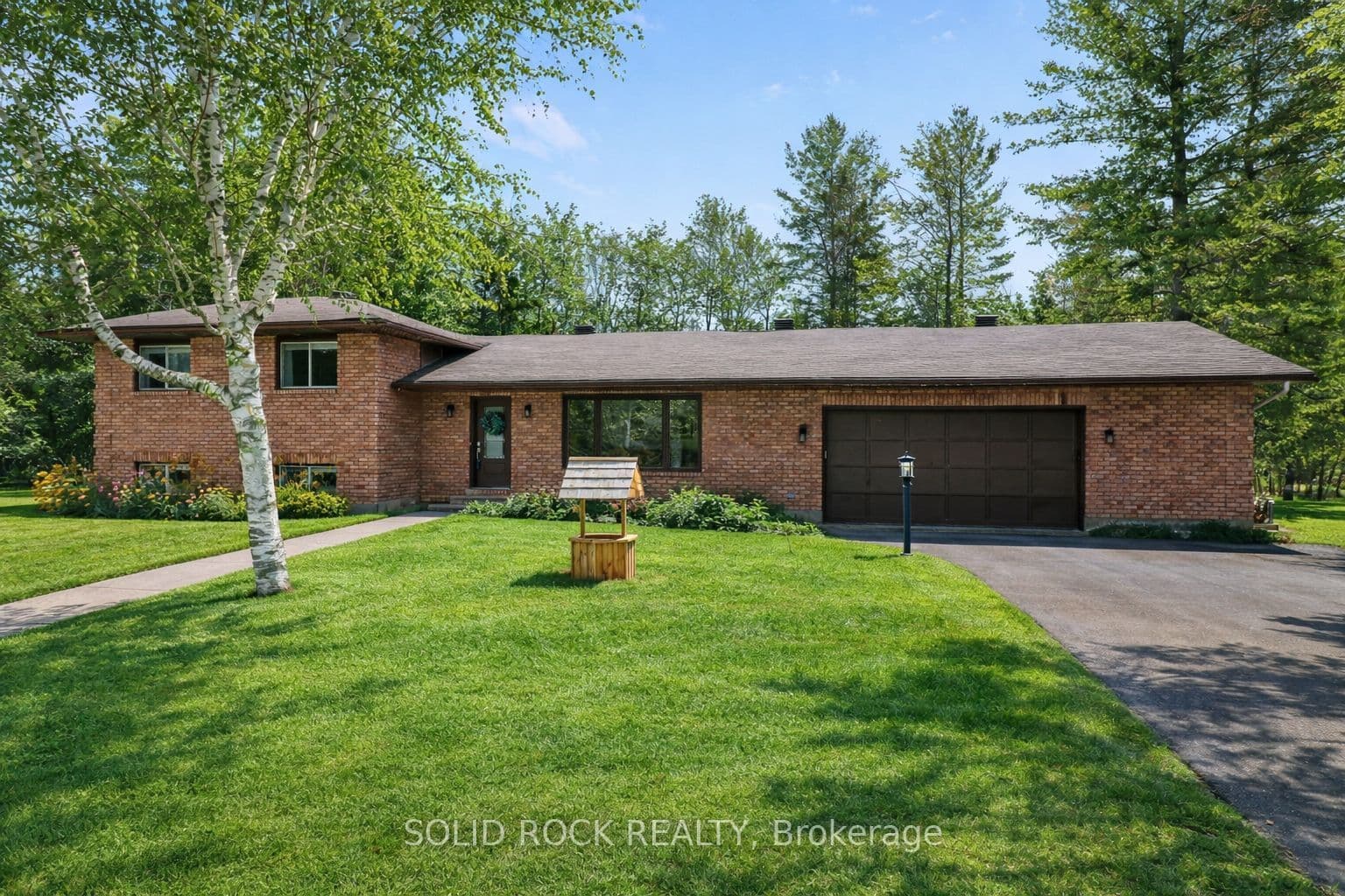 113 Goodwood Crescent — photo 1