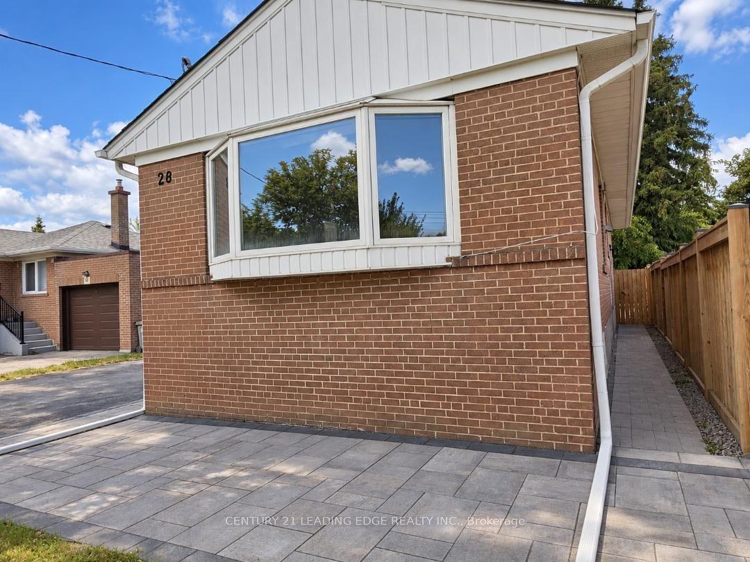 28 Eringate Drive Lower Level #Lower Level, Toronto — Detached for lease, photo 1