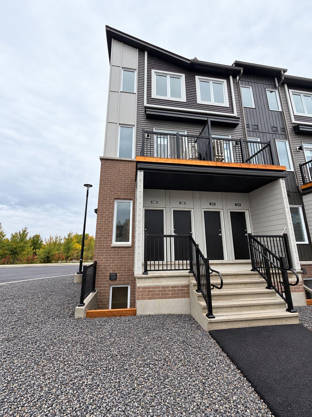 330 Stargrass Private, Barrhaven — Condo Town for lease, photo 1
