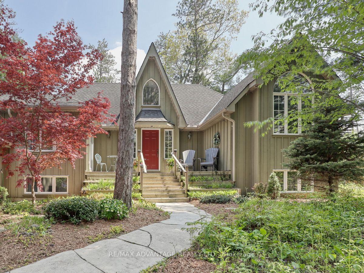 10404 Pinetree Drive — photo 1