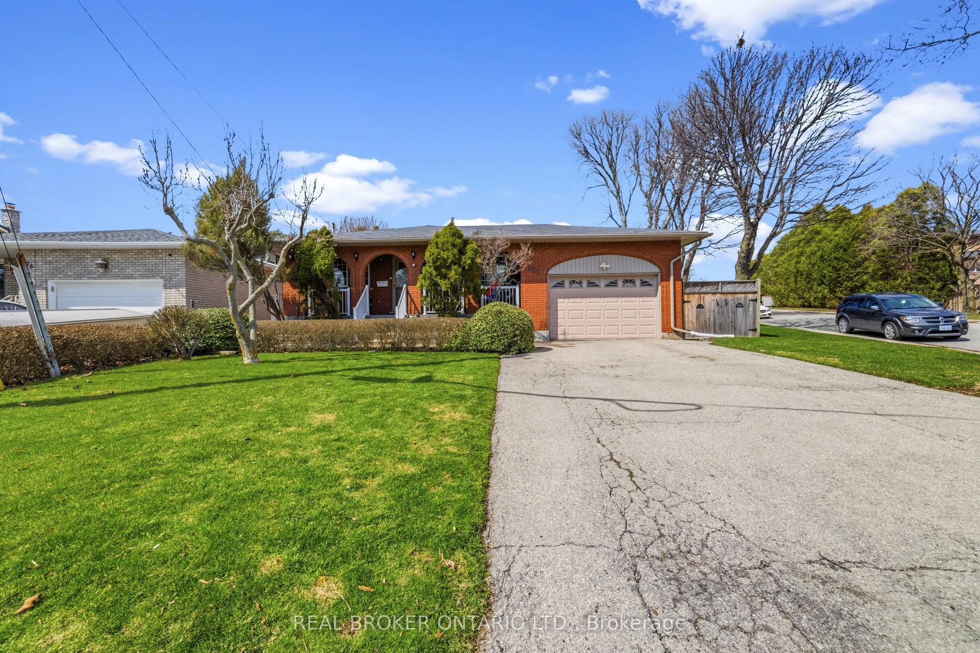 122 Green Cedar Drive — photo 1