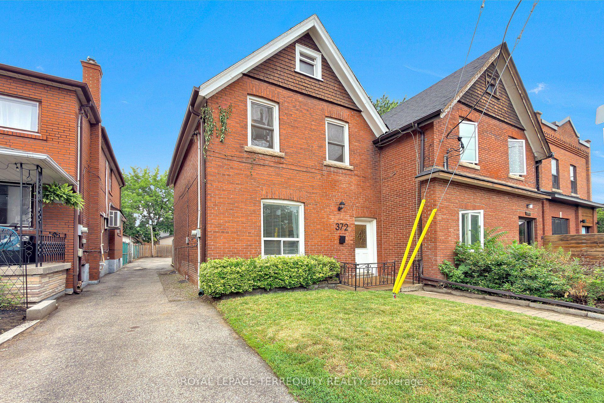 372 St Johns Road, Toronto — Semi-Detached for sale, photo 1