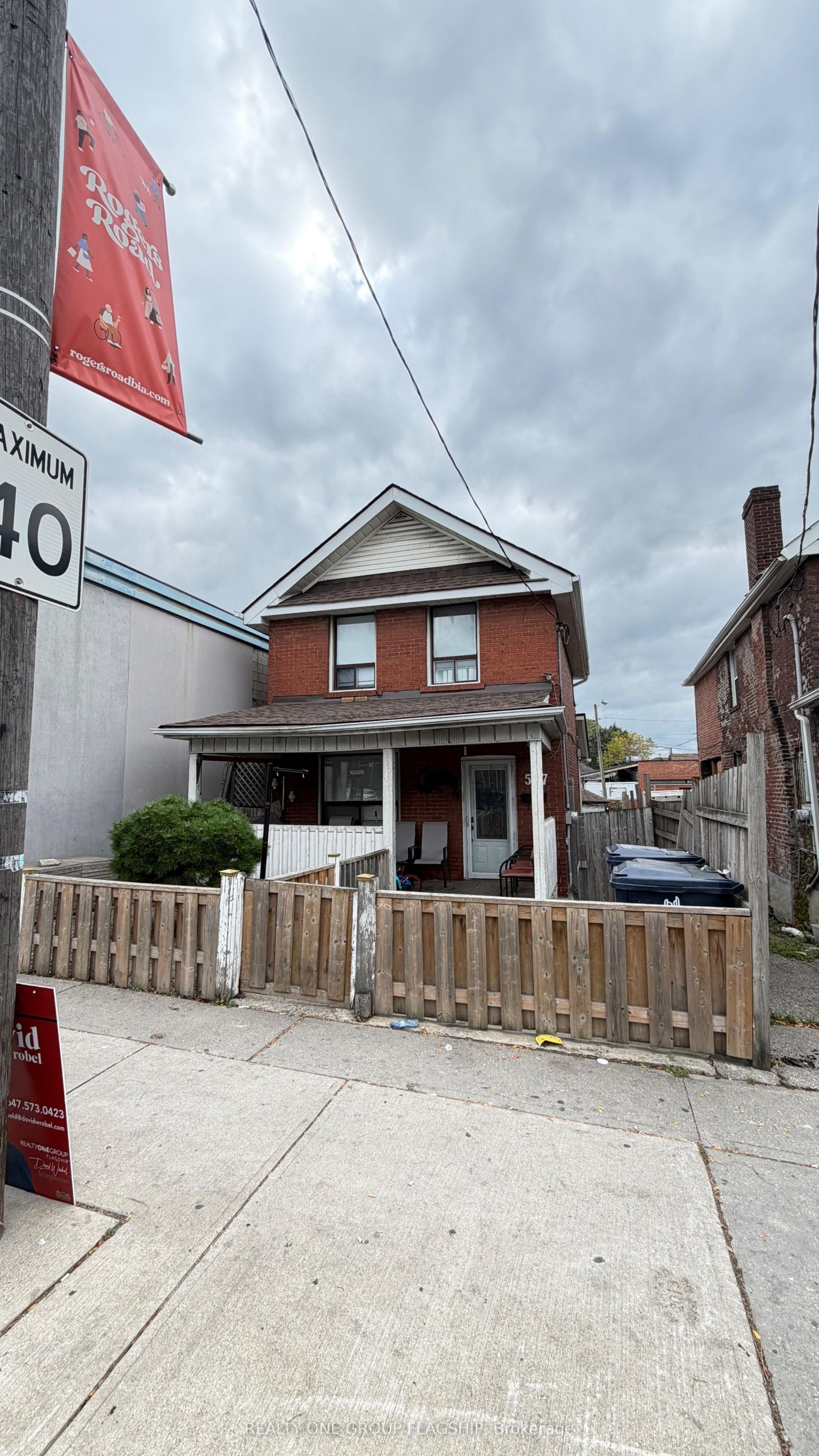 567 Rogers Road, Toronto — Multiplex for sale, photo 1
