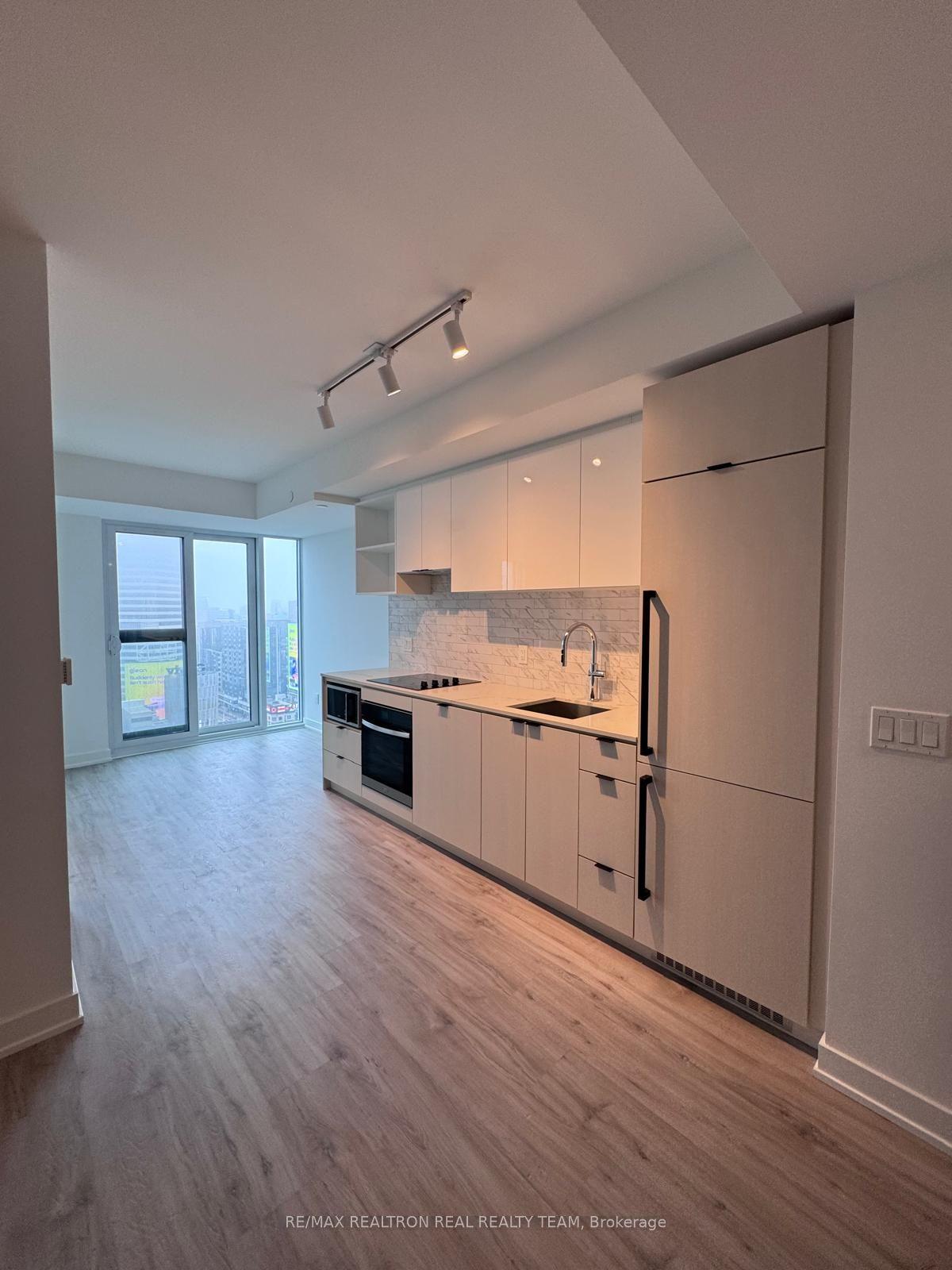 252 Church Street 2601 #2601, Toronto — Condo for lease, photo 1