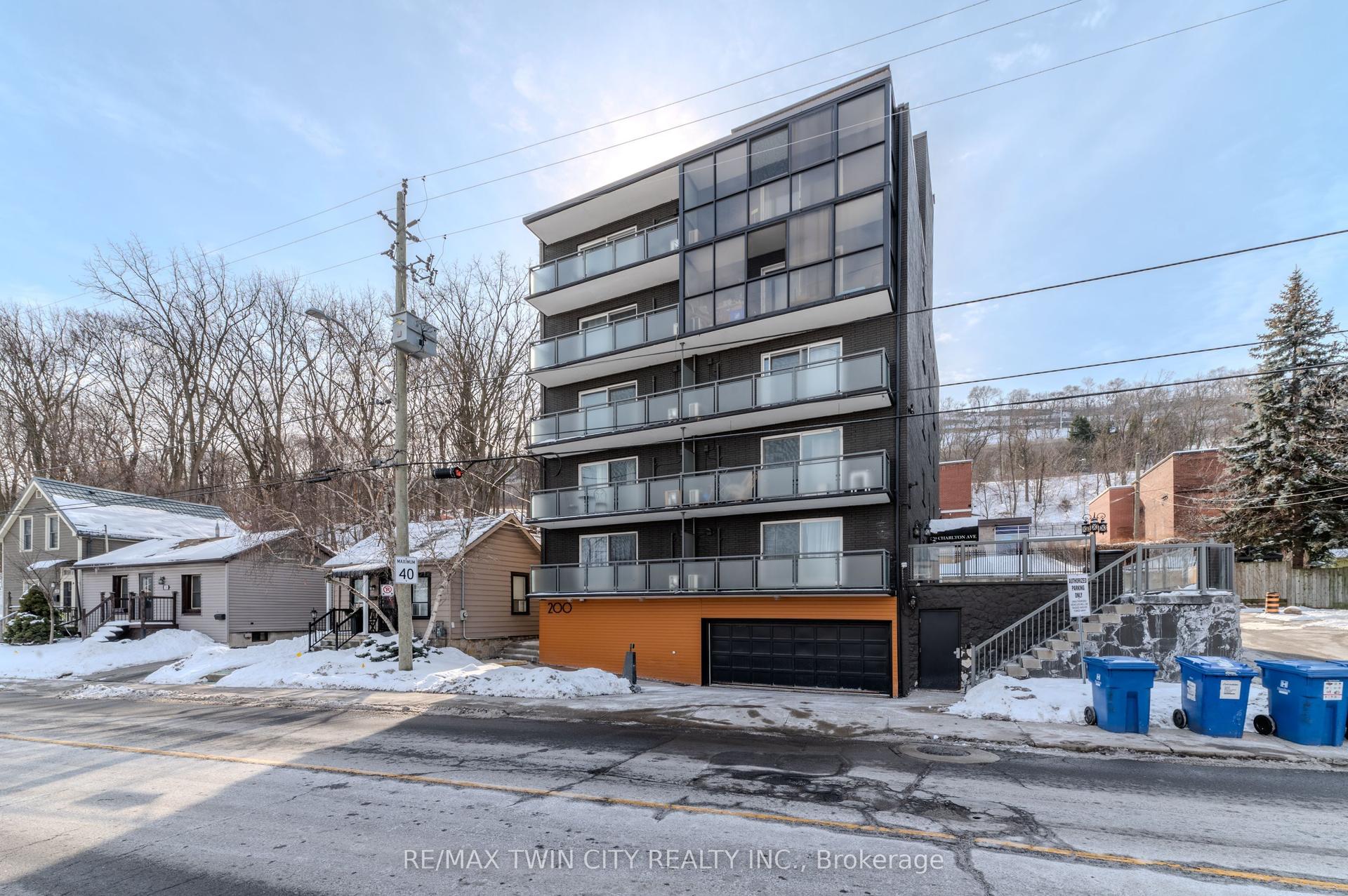 200 Charlton Avenue E 303 #303, Hamilton — Multiplex for lease, photo 1