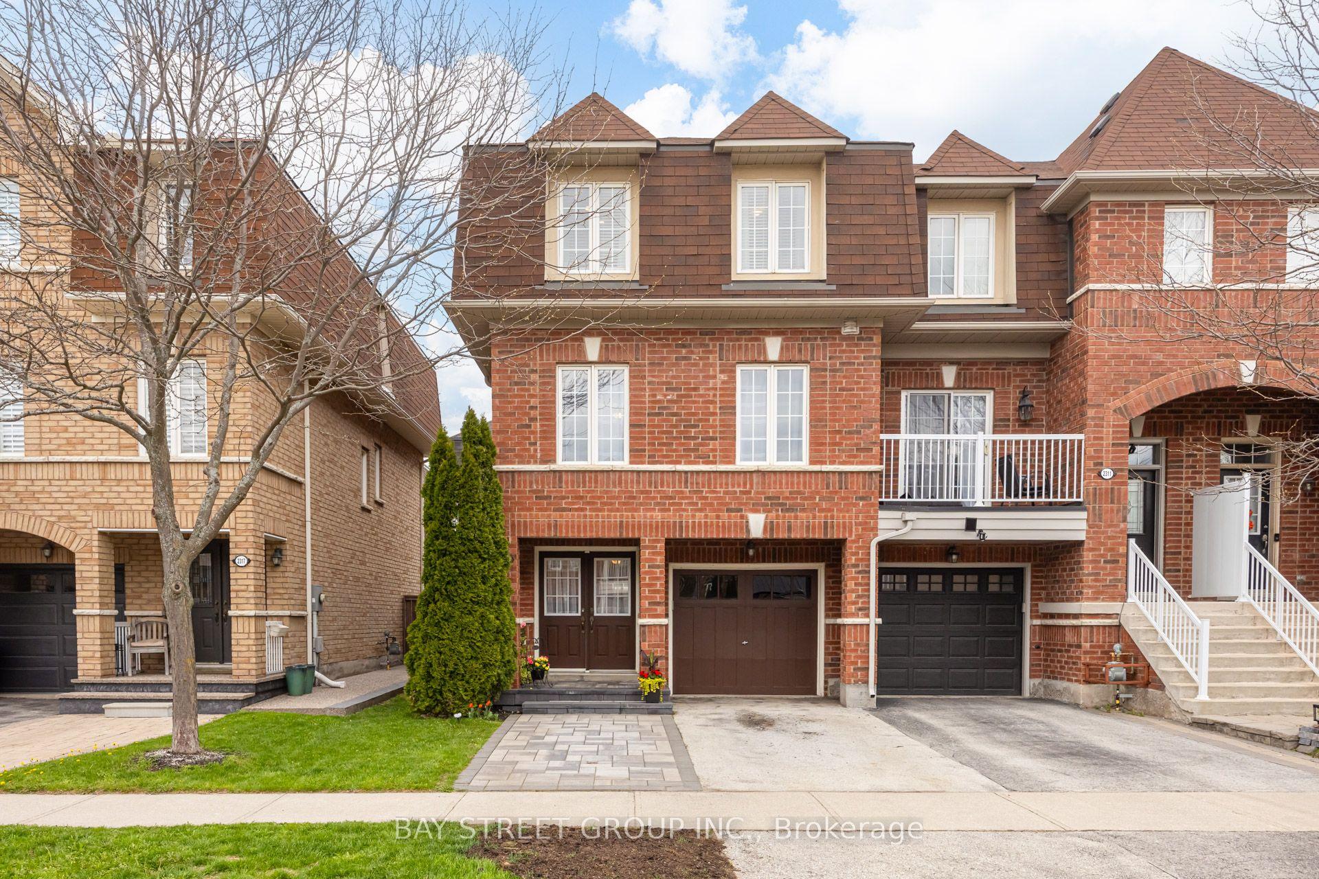 2313 Saddlecreek Crescent — photo 1