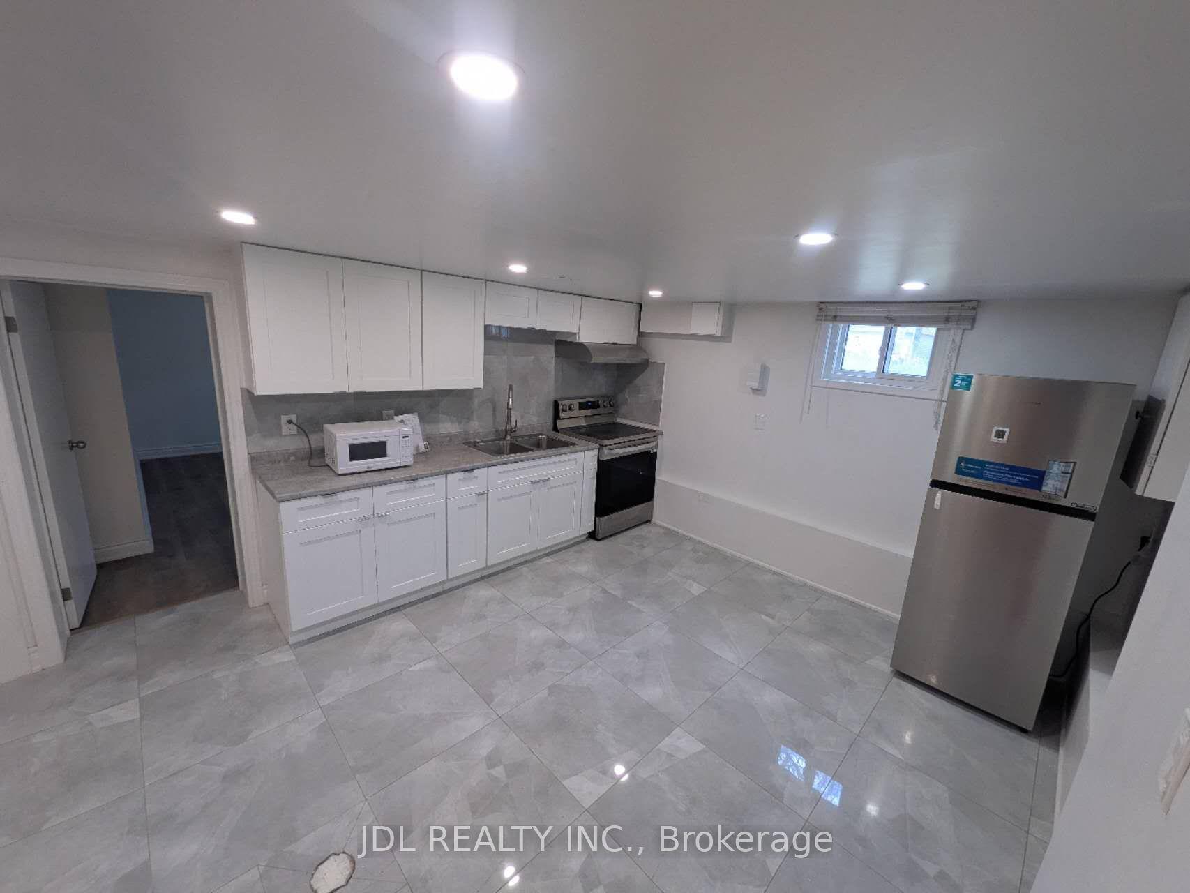 345 Centre Street E, Richmond Hill — Detached for lease, photo 1