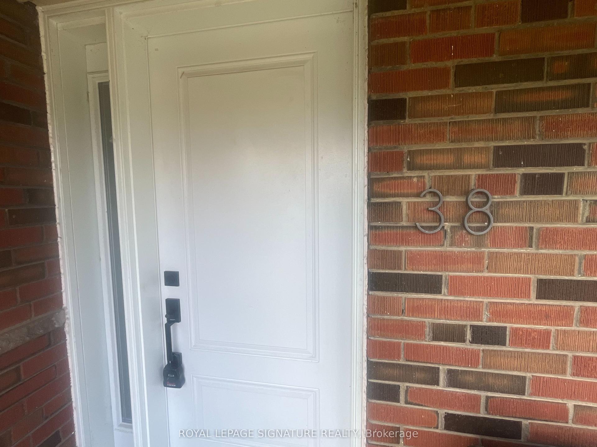 38 Wishing Well Drive A #A, Toronto — Detached for lease, photo 1