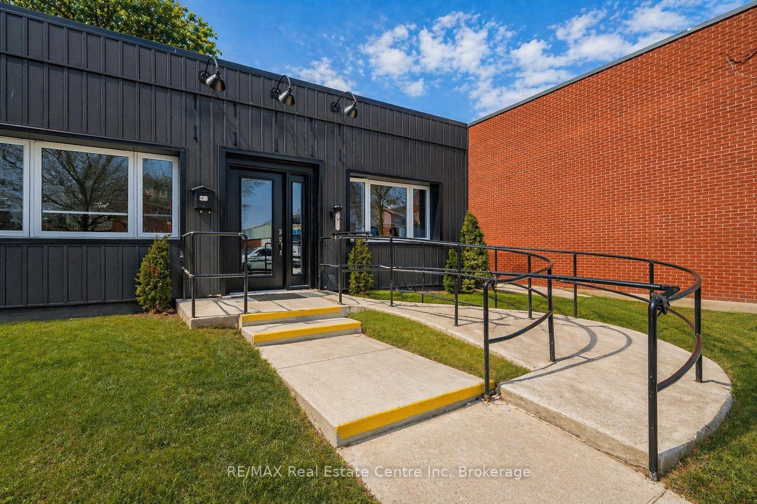 150 MAIN Street — photo 1