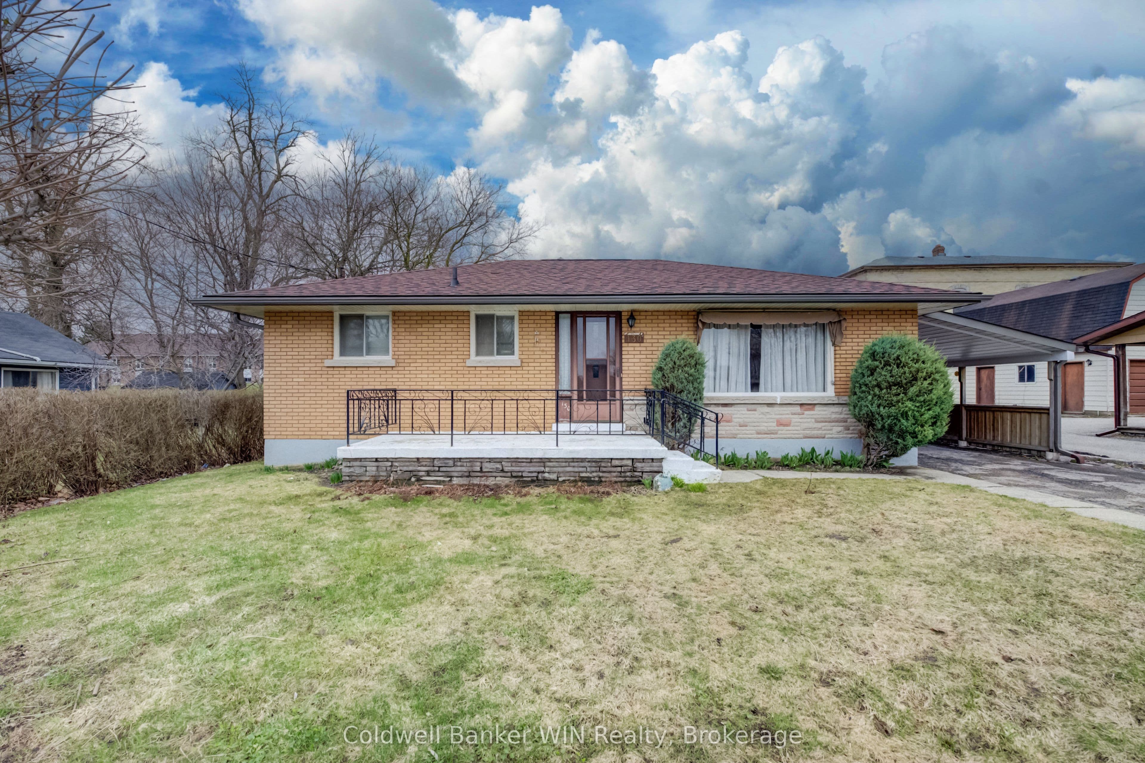 130 King Street E — photo 1