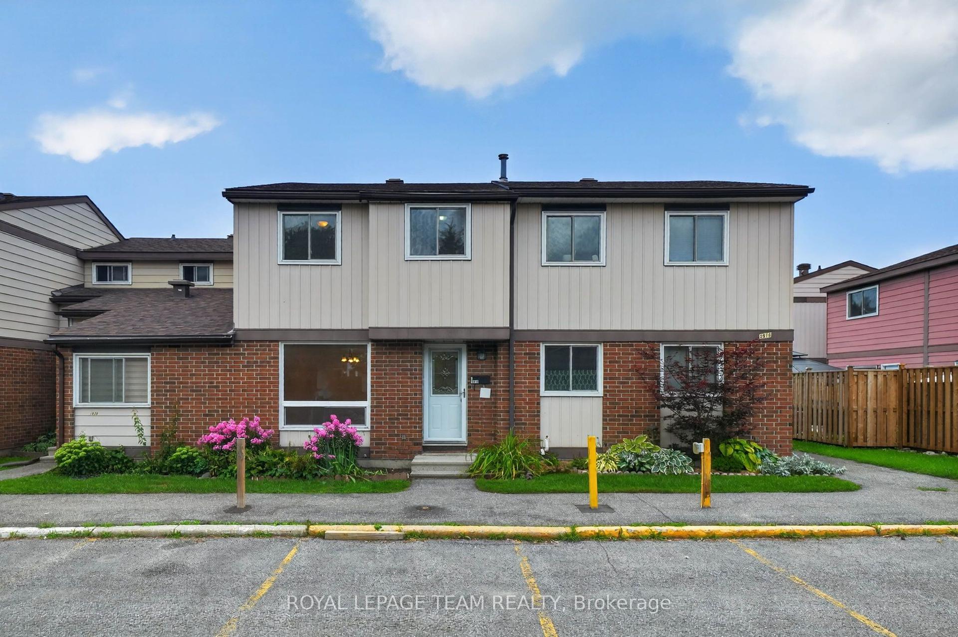1918 Belmore Lane 13 #13, Blackburn Hamlet — Condo Town for sale, photo 1