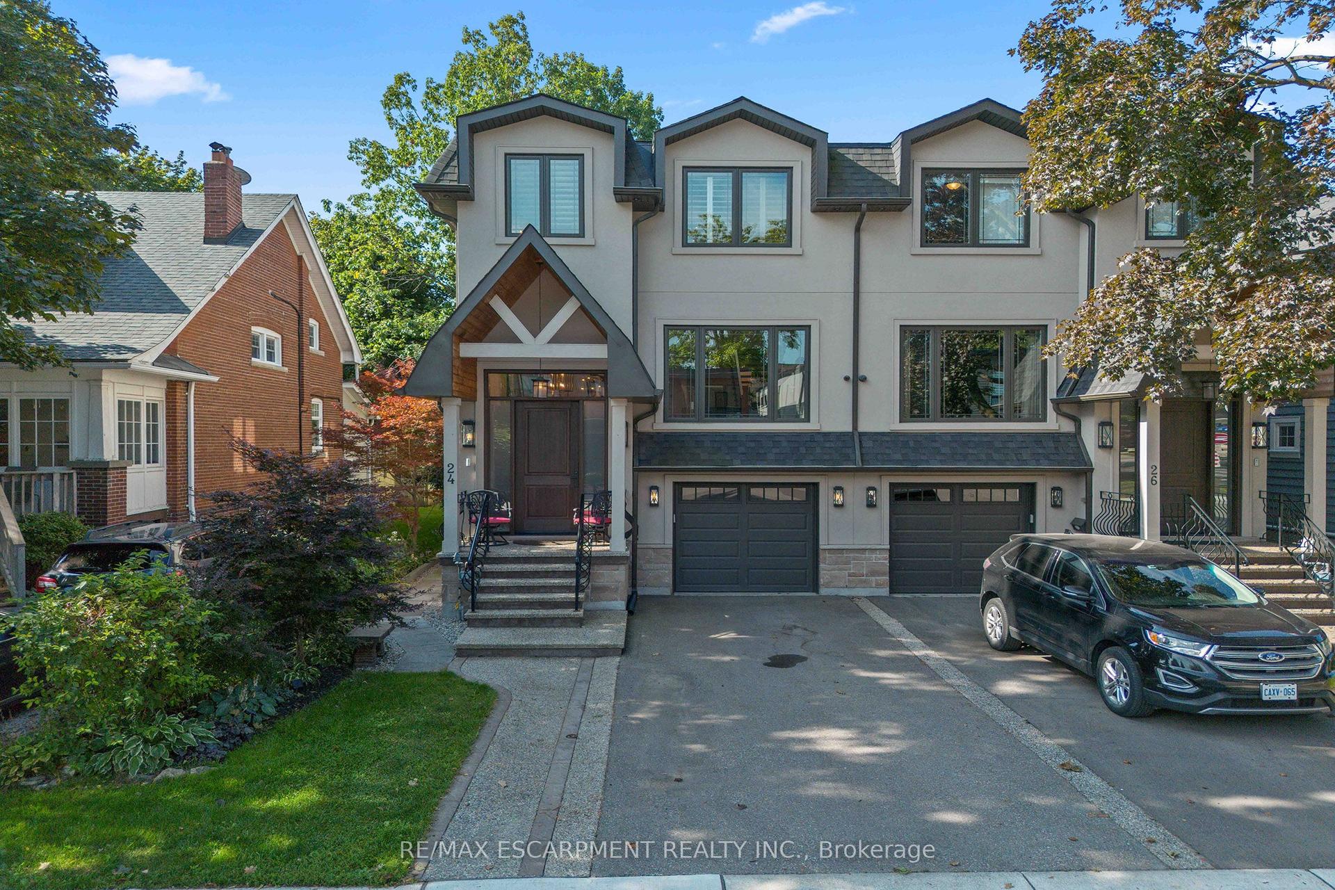 24 Cayuga Avenue, Mississauga — Semi-Detached for sale, photo 1