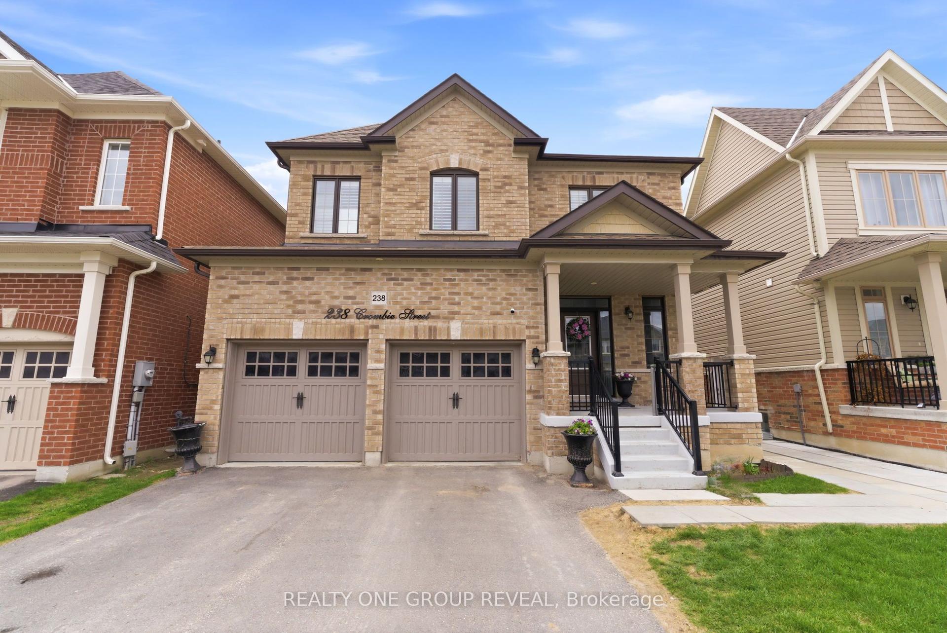 238 Crombie Street — photo 1