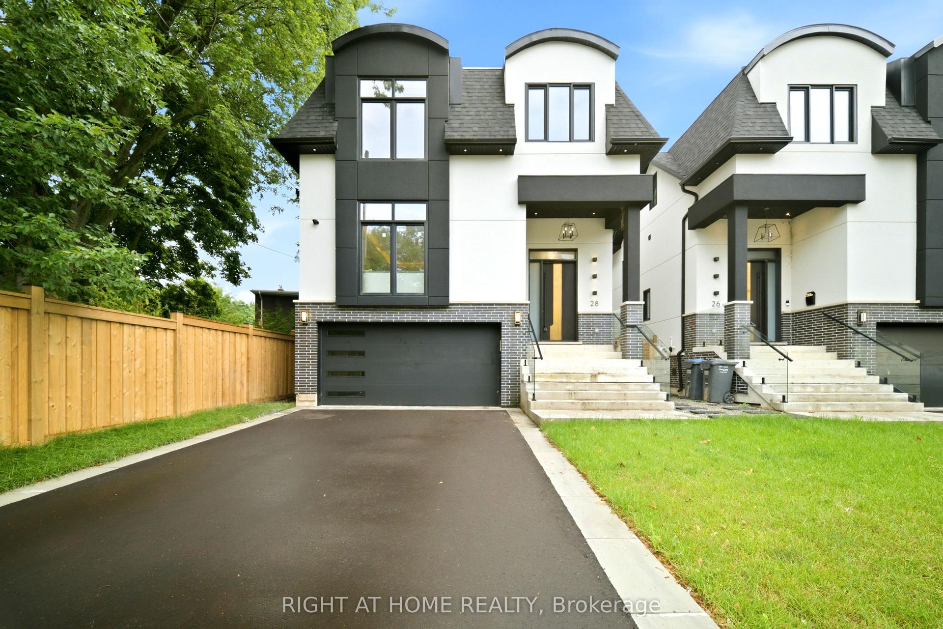 28 Pine Avenue S, Mississauga — Detached for lease, photo 1