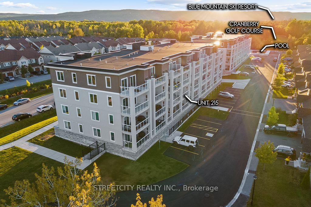 5 Spooner Crescent 215 #215 — photo 1