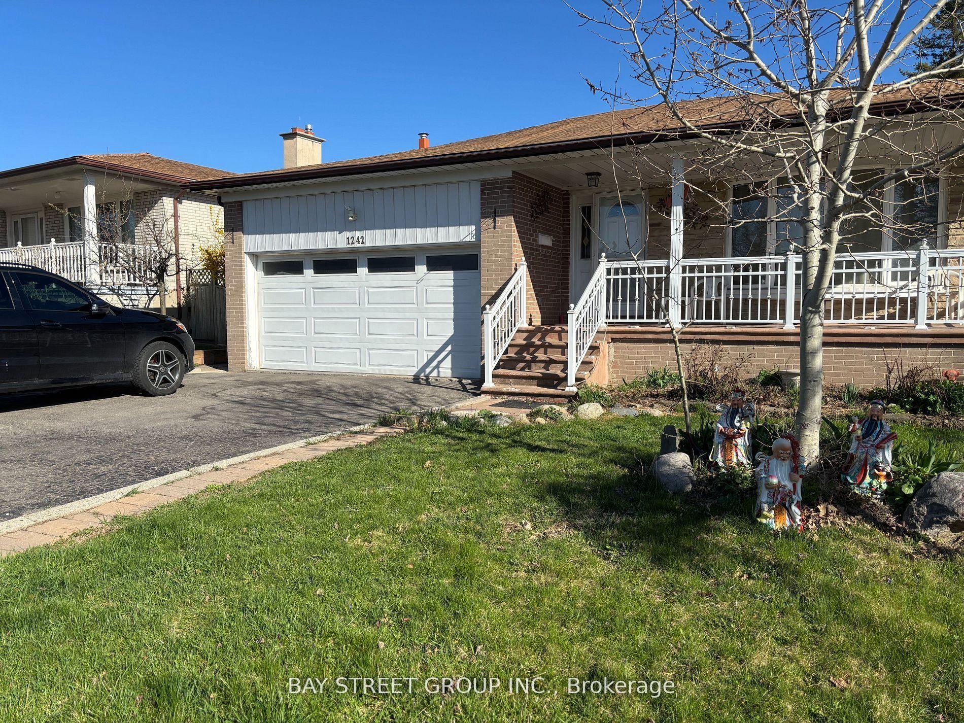 1242 Mcbride Avenue Lower 1 #Lower 1, Mississauga — Detached for lease, photo 1