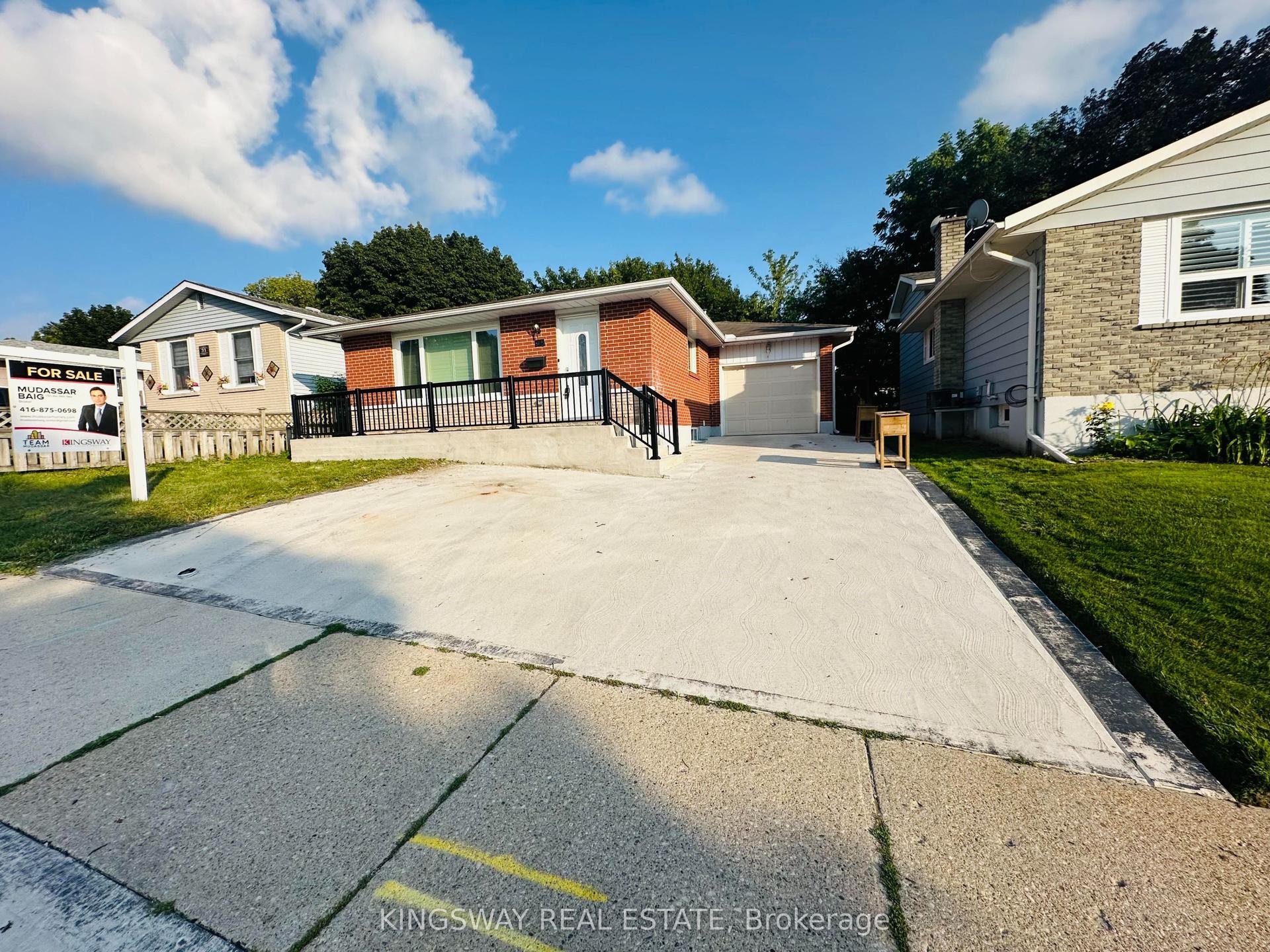 35 Silver Aspen Crescent, Kitchener — Detached for sale, photo 1