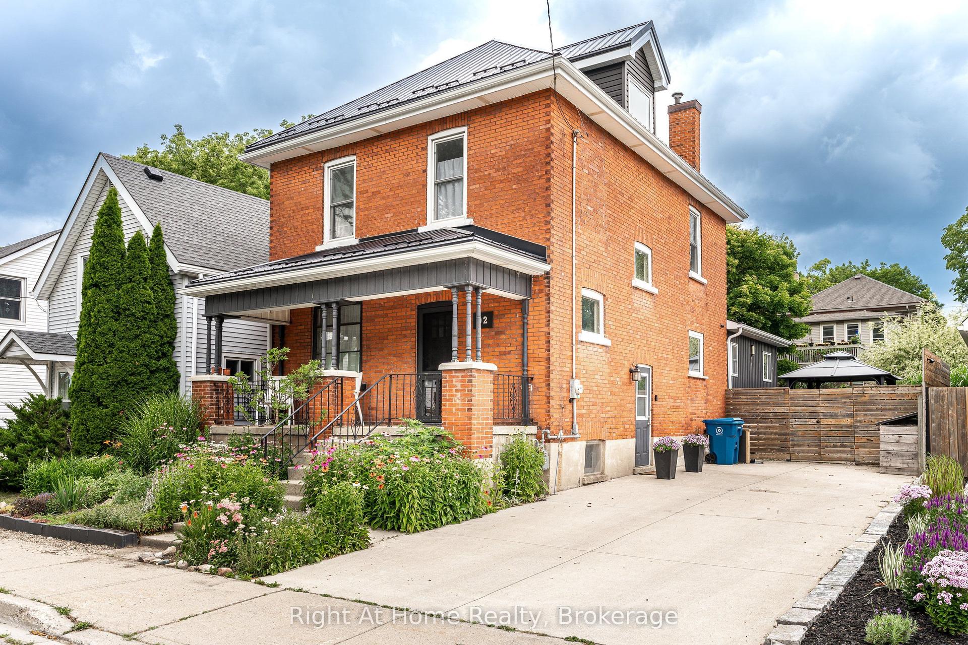 92 Rebecca Street, Stratford — Detached for sale, photo 1