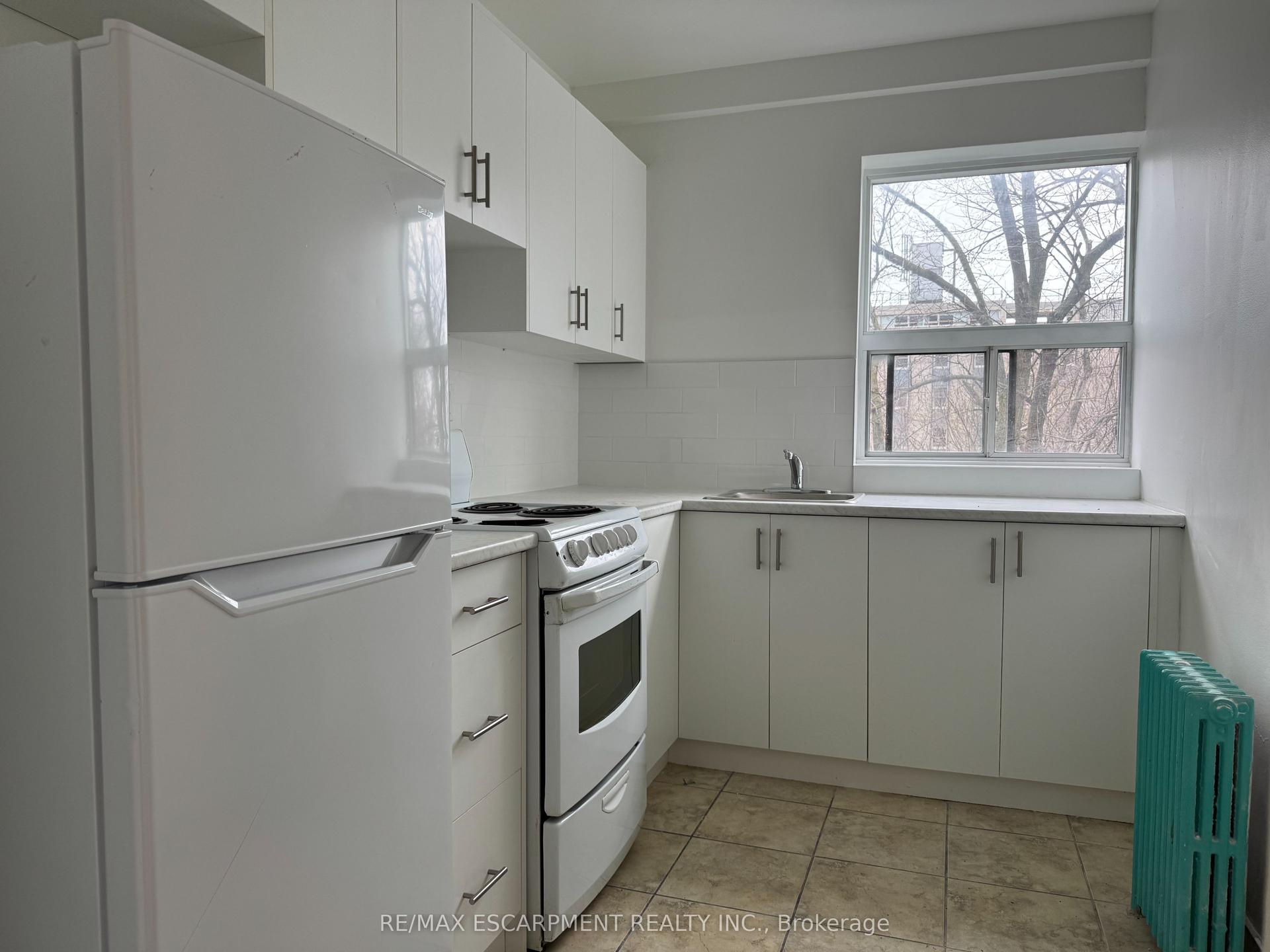 325A James Street S 106 #106, Hamilton — Multiplex for lease, photo 1
