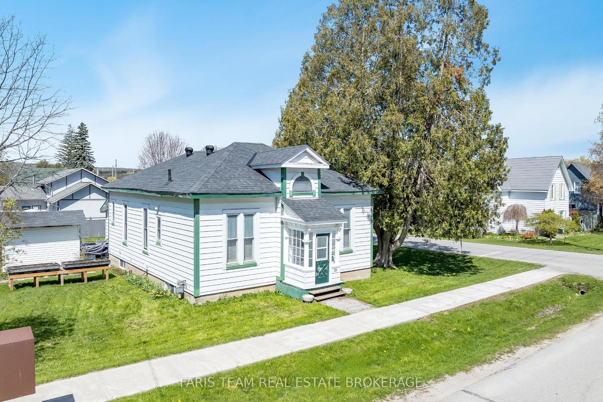 16 Peel Street — photo 1
