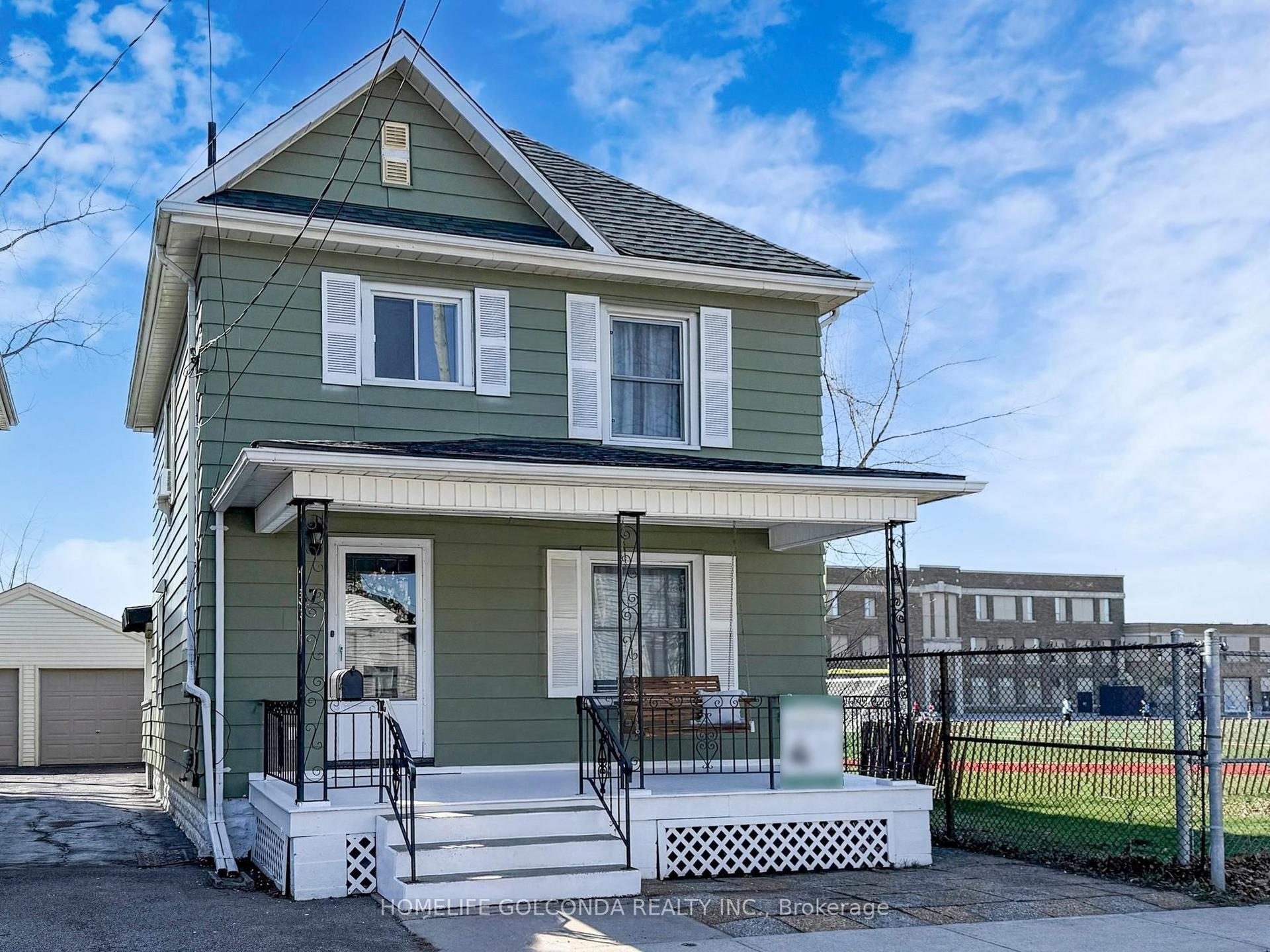 27 Woodland Avenue — photo 1