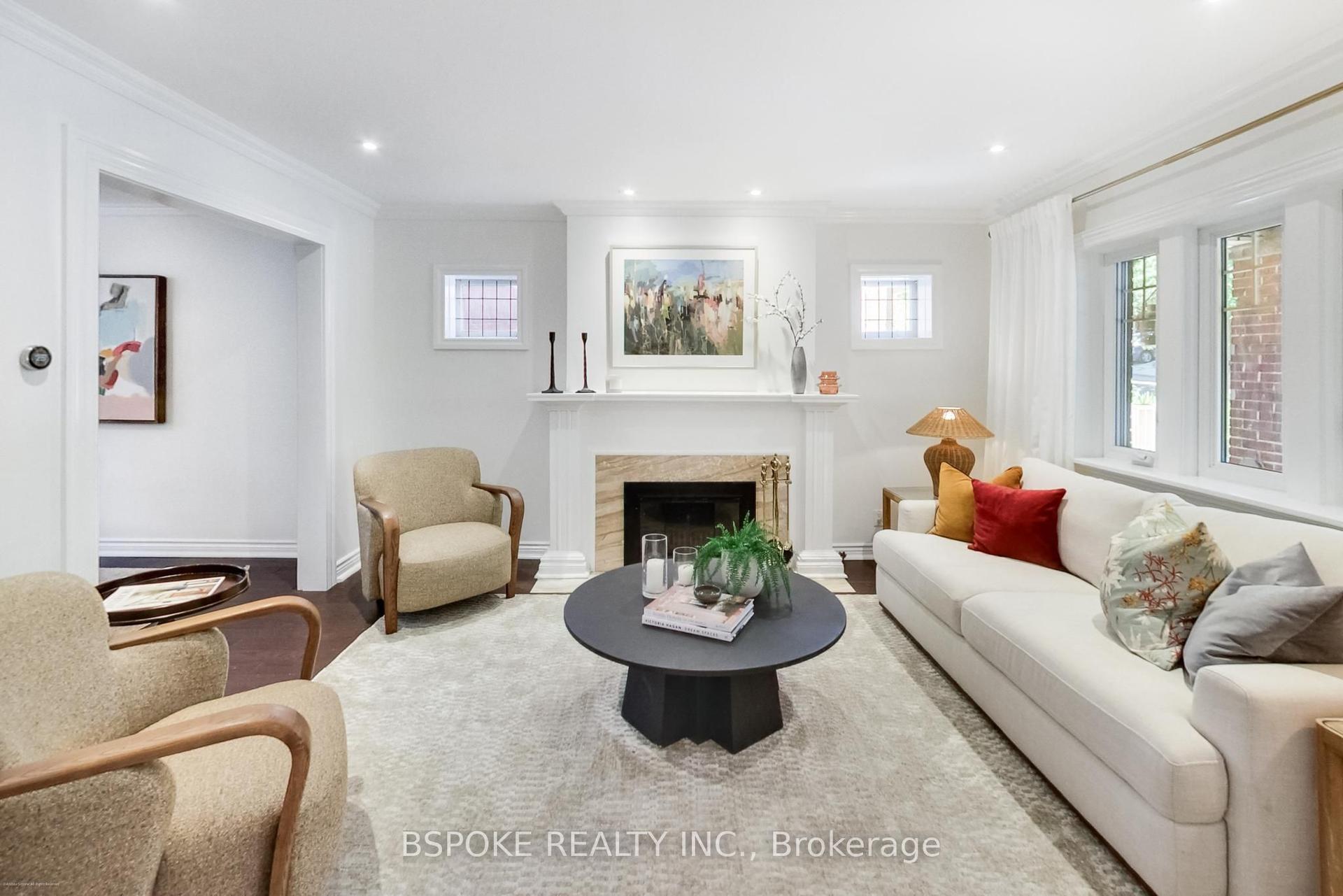 214 Gainsborough Road, Toronto — Detached for sale, photo 1