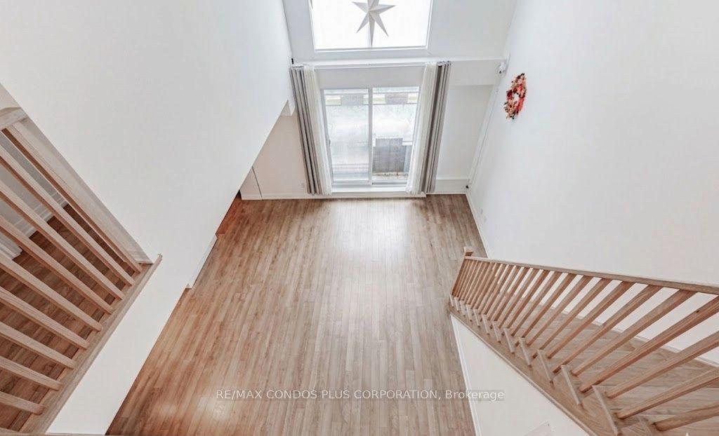 408 Browns Line W 101 #101 — photo 1