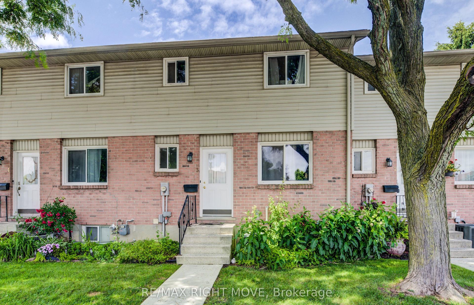 486 Springbank Avenue N 3 #3 — photo 1