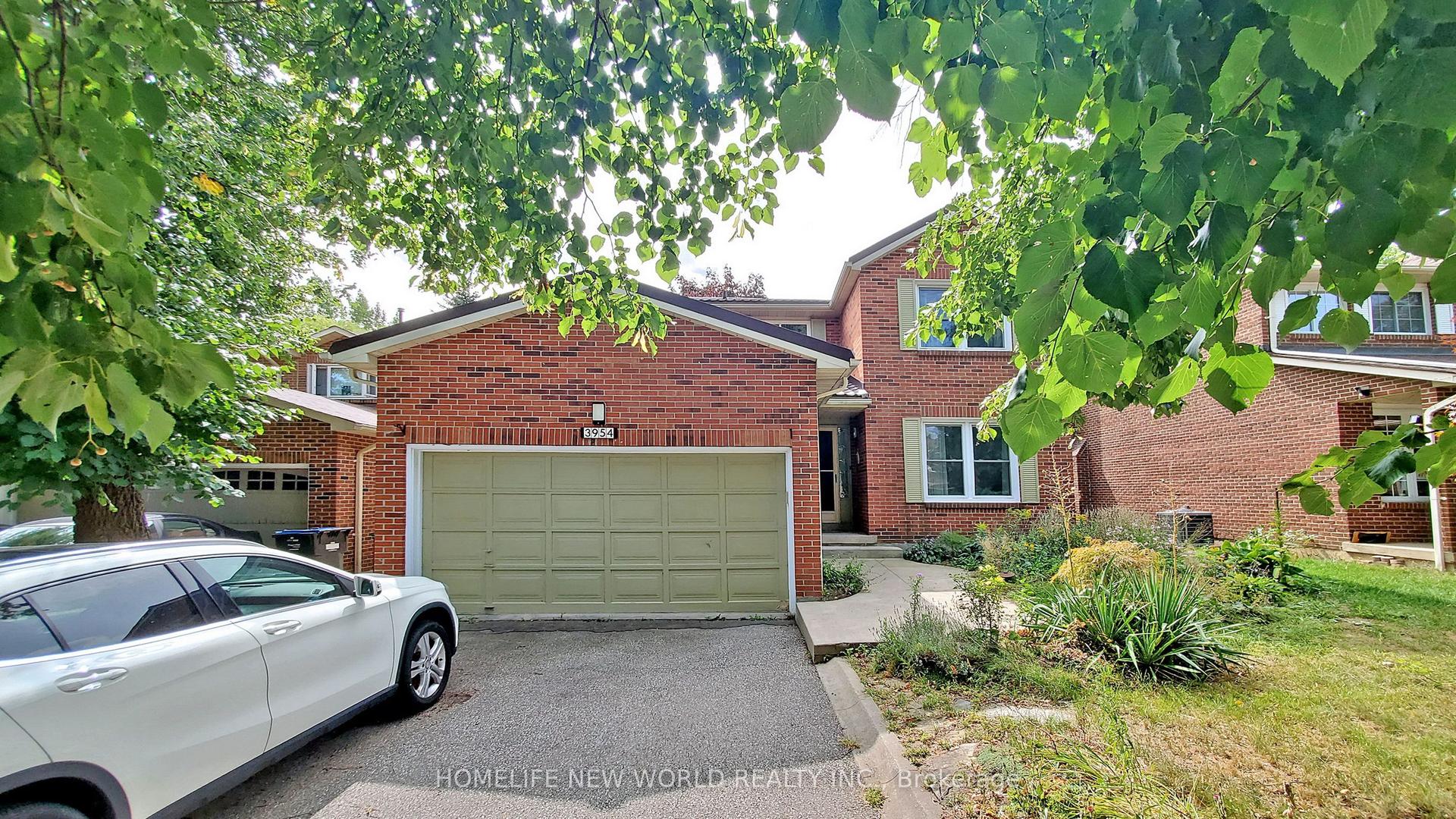 3954 Selkirk Place Upper #Upper — photo 1