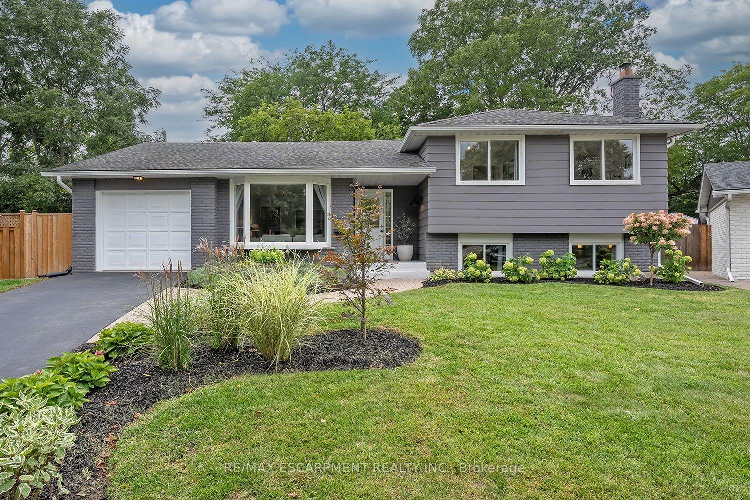 406 Oakwood Drive — photo 1