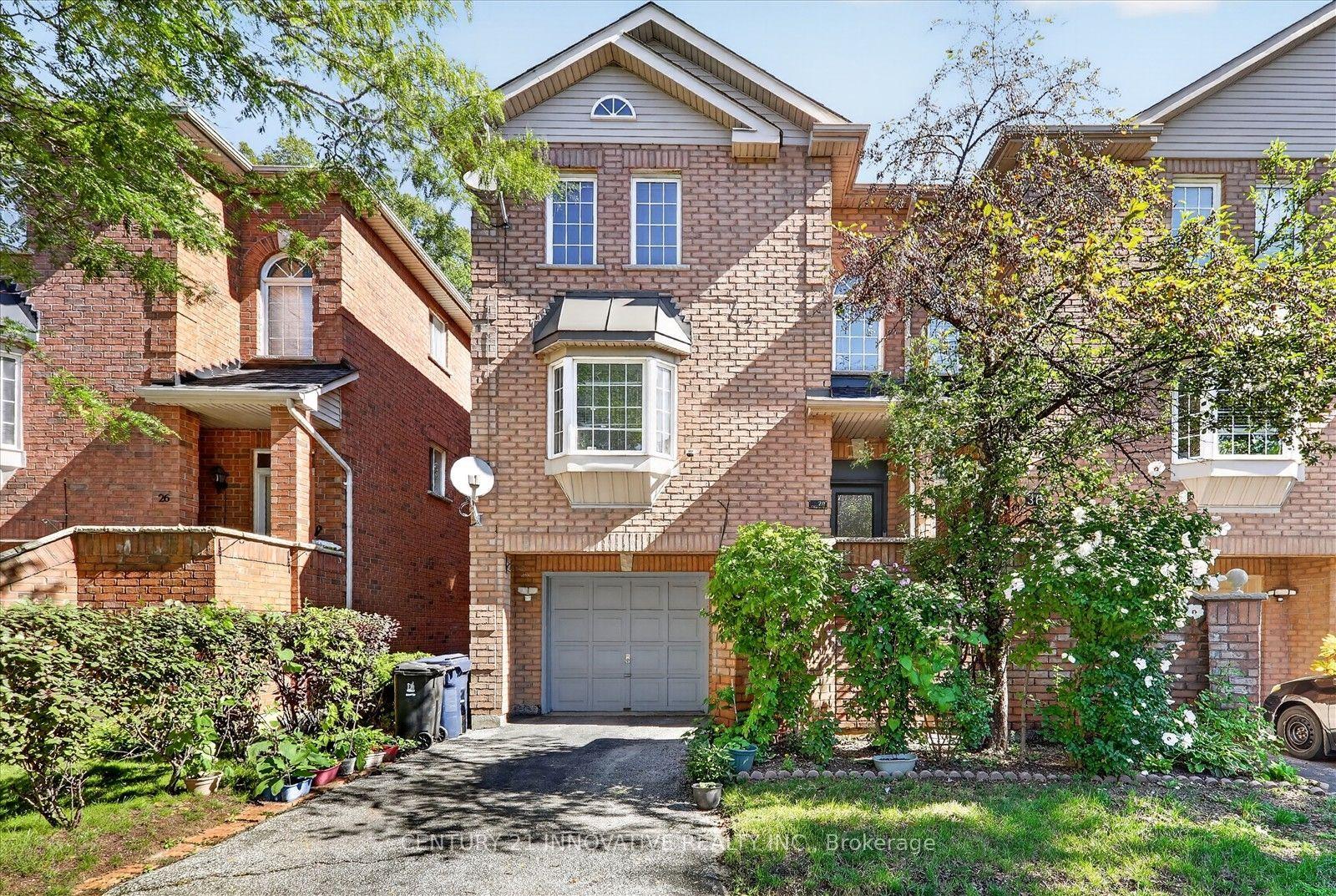 28 Eli Shackleton Court, Toronto — Townhouse for sale, photo 1