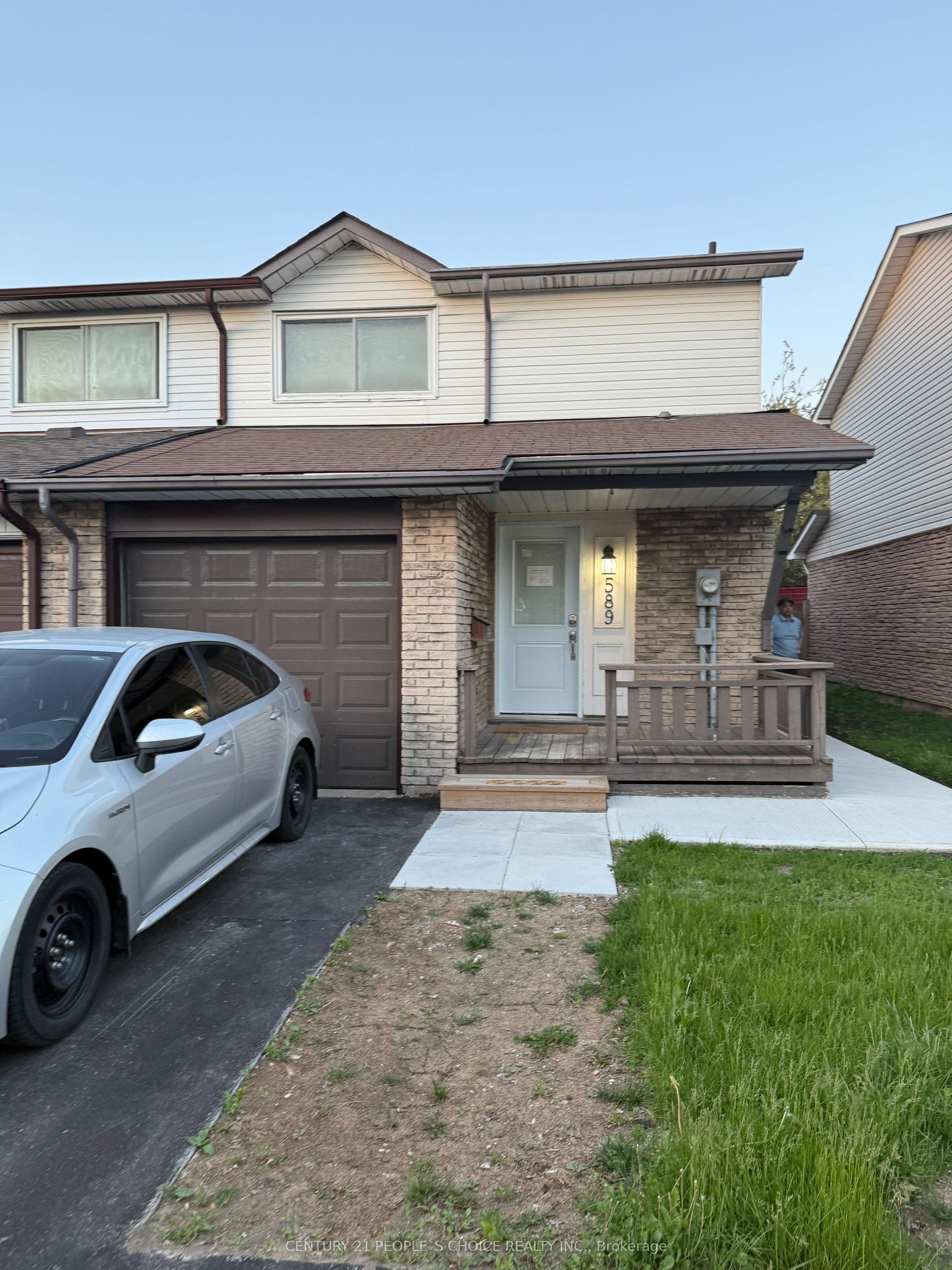 589 Dorchester Drive — photo 1