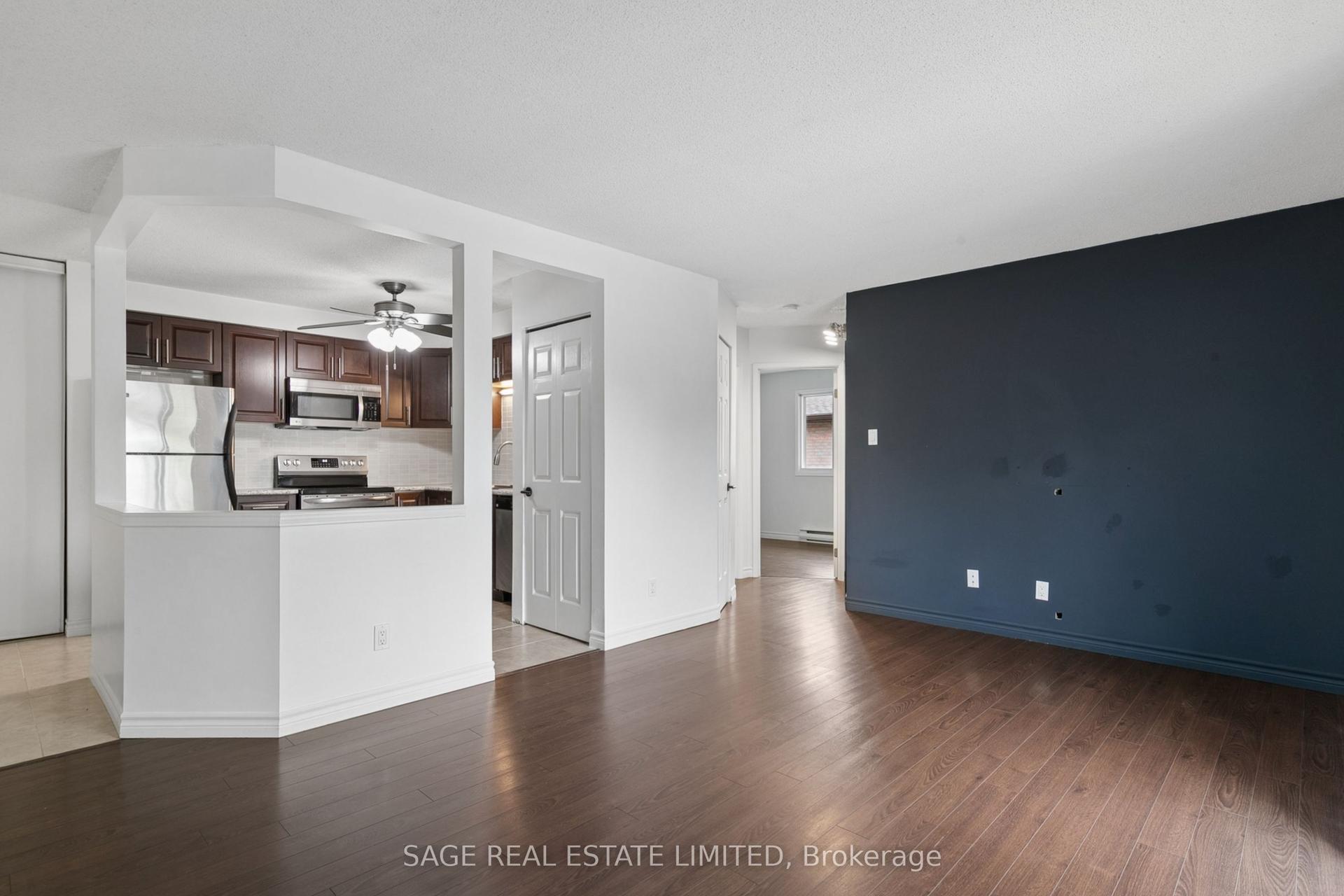327 Northlake Drive 10 #10, Waterloo — Condo for lease, photo 1