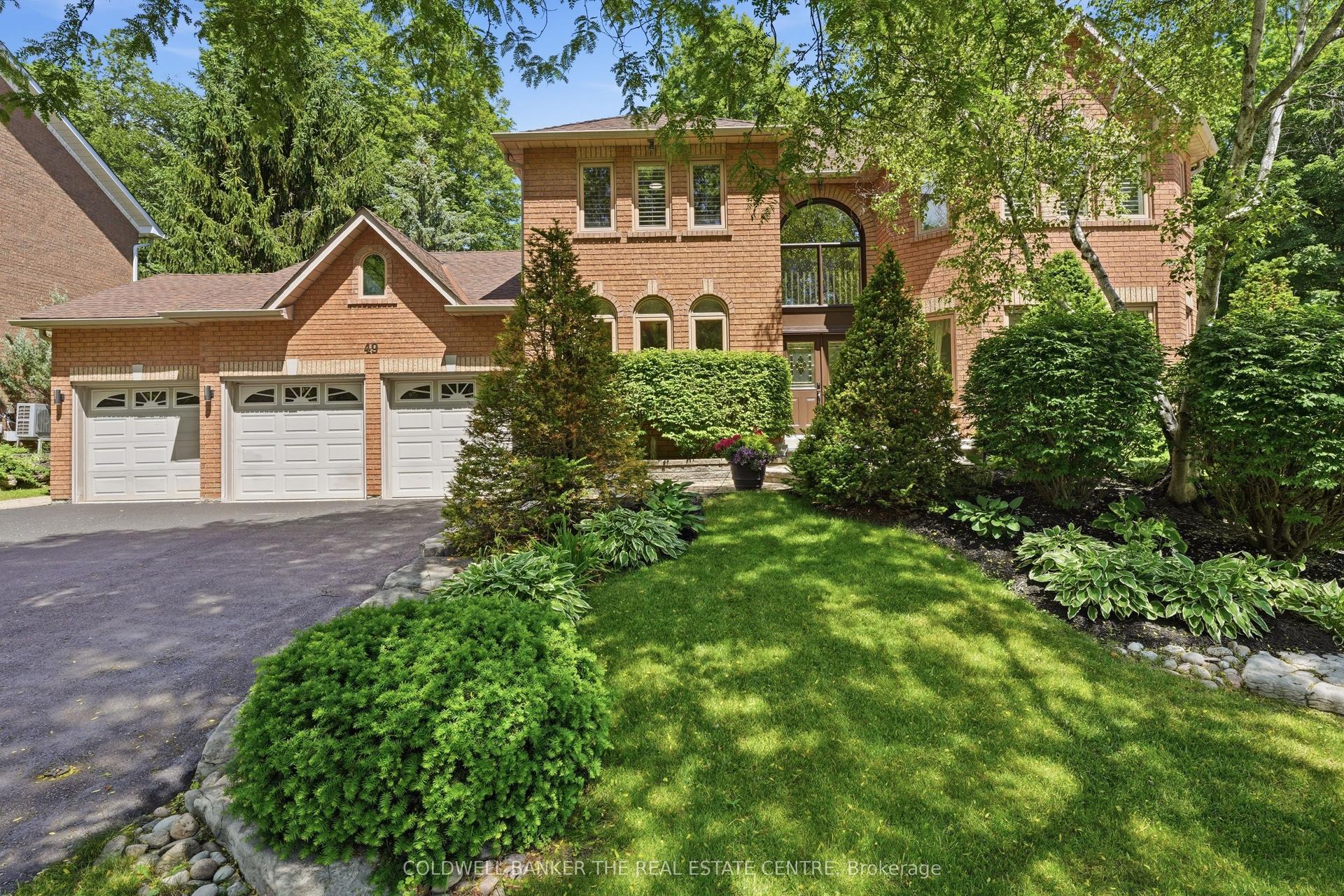 49 Falling Leaf Court, Aurora — Detached for sale, photo 1