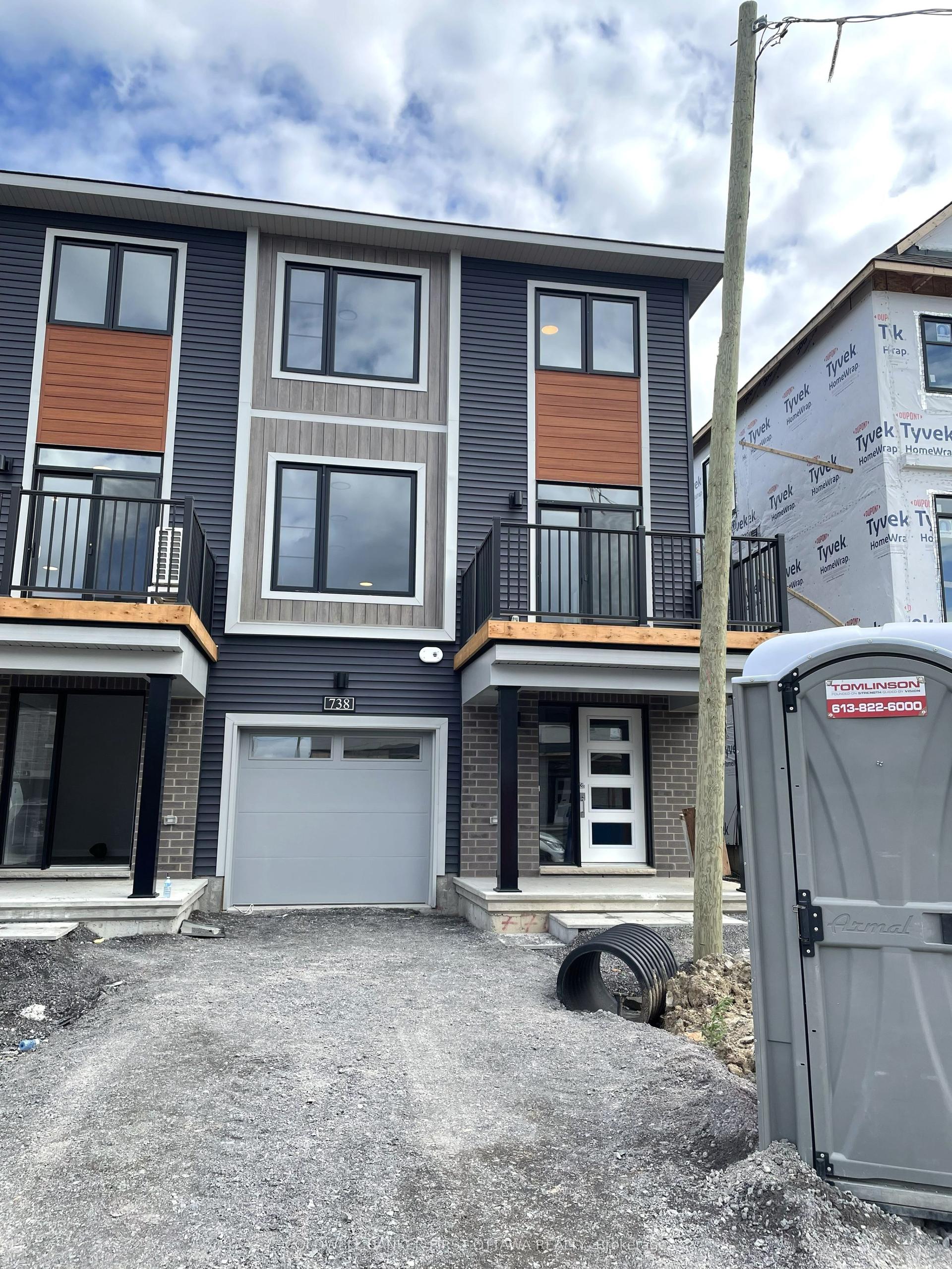 738 Harold Mathie Street, Mississippi Mills — Townhouse for sale, photo 1