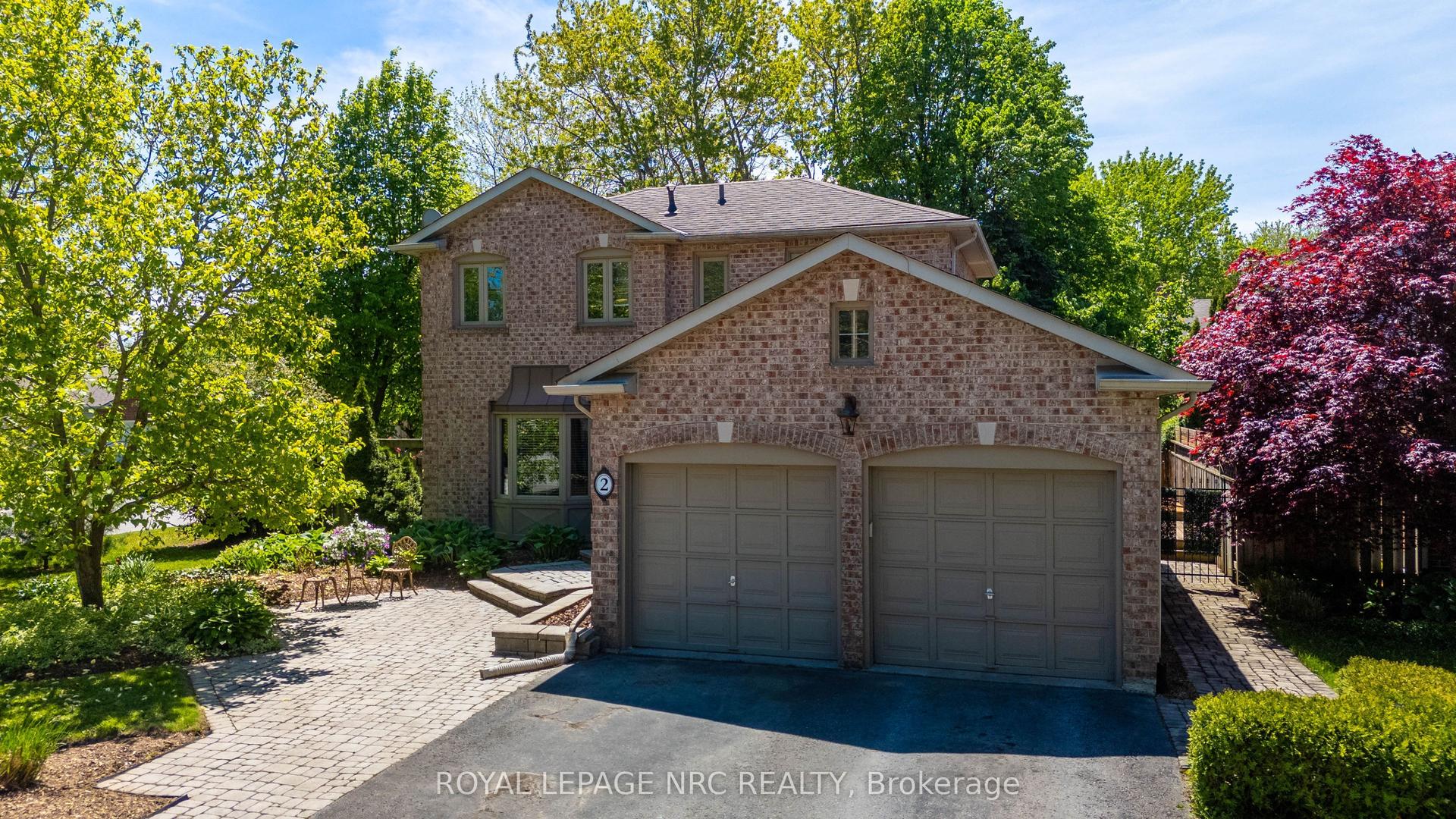 2 Meadowbrook Lane — photo 1