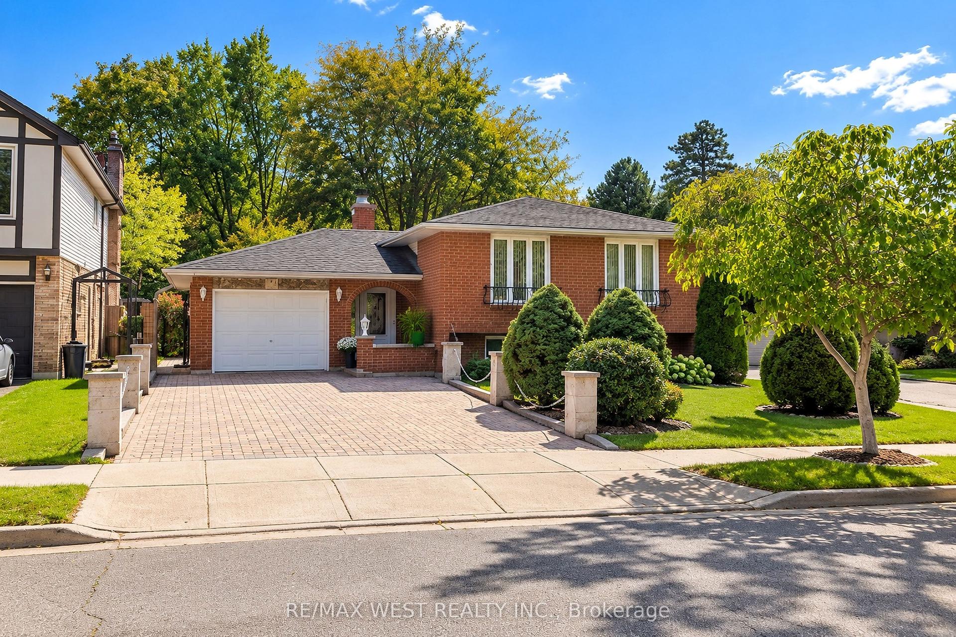 34 Glen Castle Drive, Hamilton — Detached for lease, photo 1