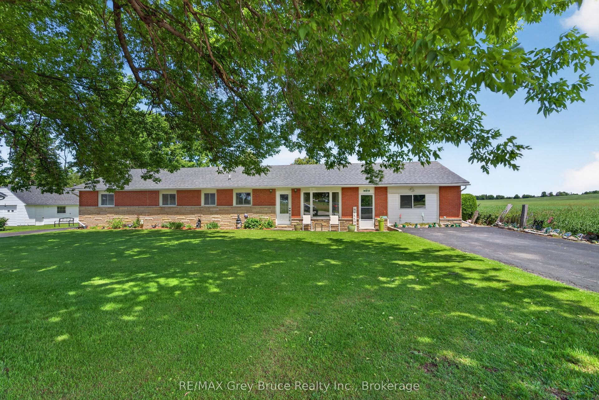 303049 Grey 15 Road — photo 1