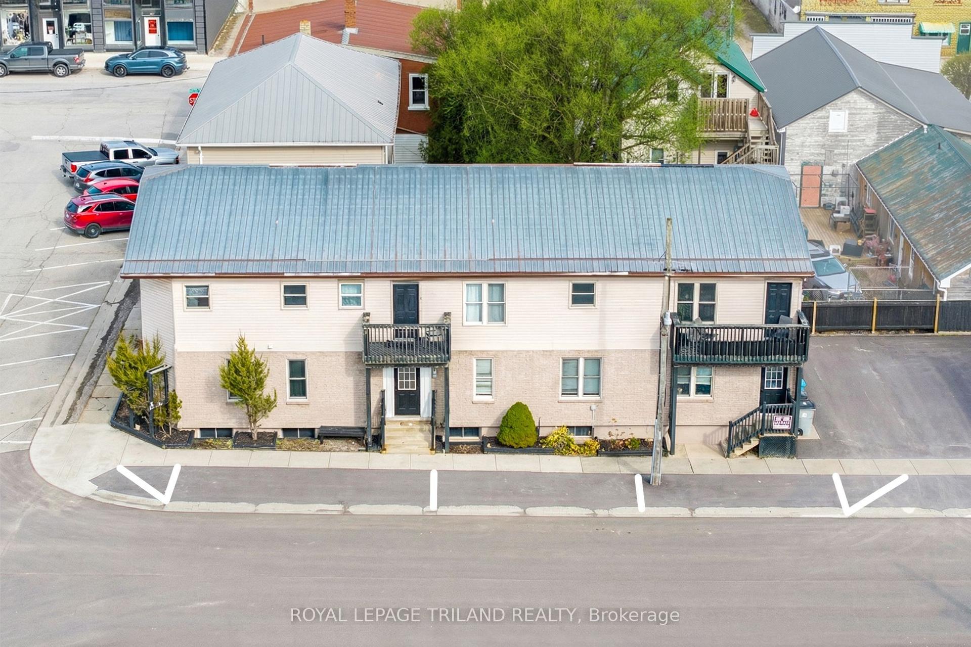 15 Victoria Lane — photo 1