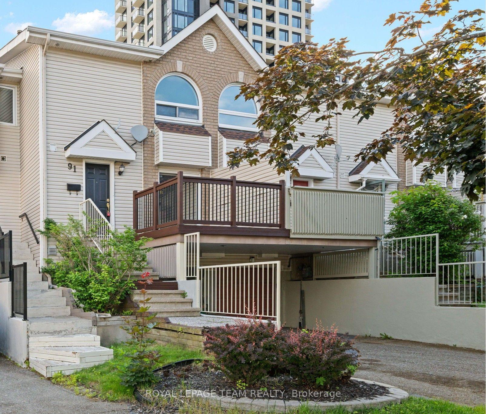 91 Thornbury Crescent — photo 1
