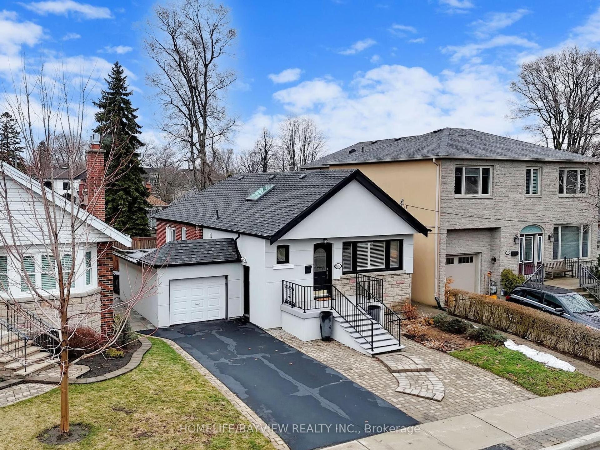 1607 Woodbine Heights Boulevard — photo 1